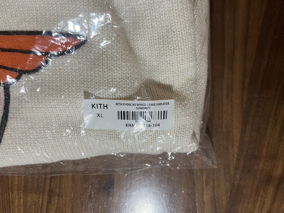 Kith Kith for the New York Knicks Wings Lewis Sweater Sandrift XL Size US XL / EU 56 / 4 - 8 Thumbnail