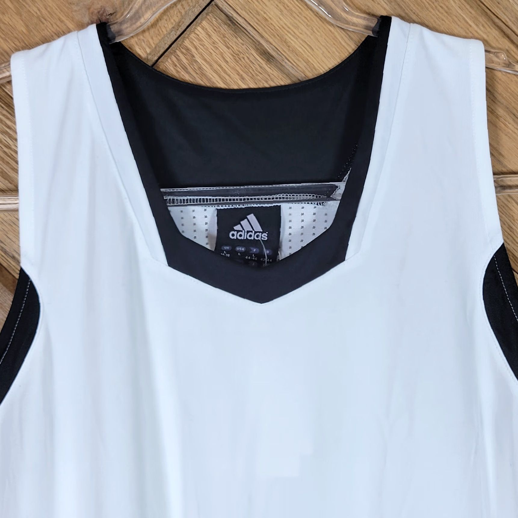 Adidas Adidas Performance Womens Tank Top Basketball Active Top Logo Pullover V-Neck White L Shirt Womens Basketball, Gym & Training Size L / US 10 / IT 46 - 4 Thumbnail