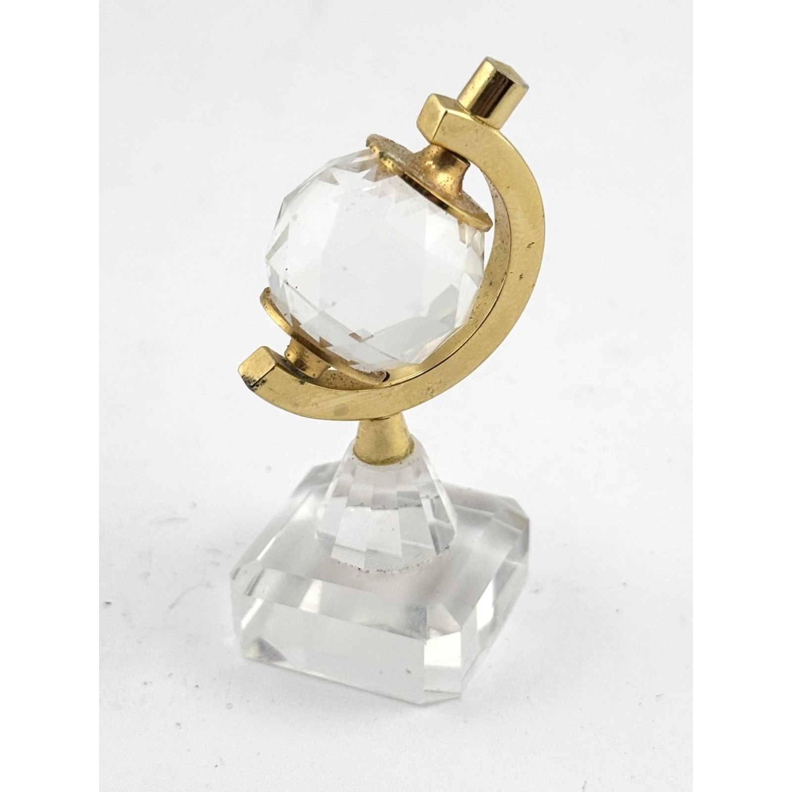 Vintage Vintage faceted crystal spinning globe figurine Size ONE SIZE - 1 Thumbnail