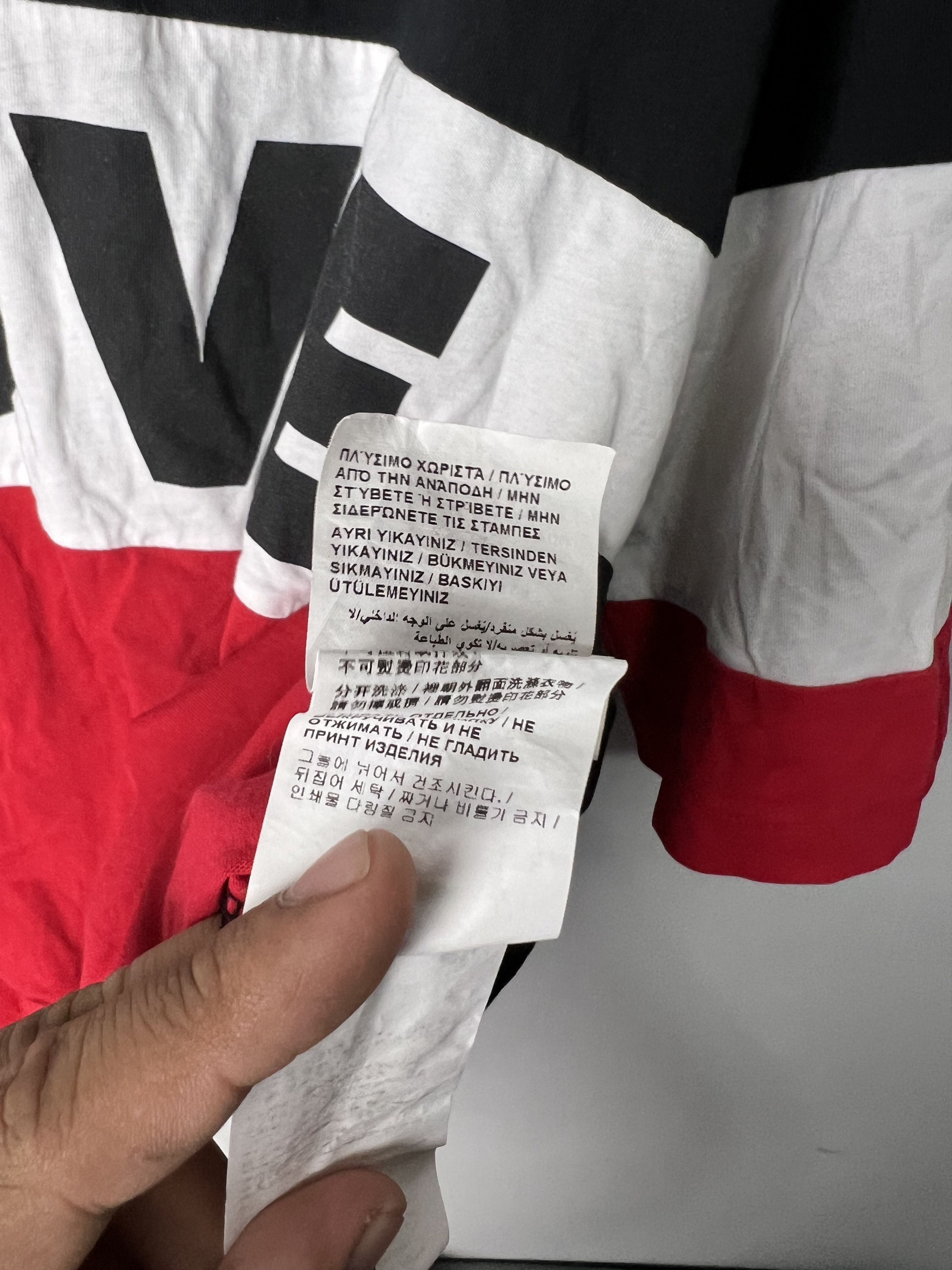 Moschino Moschino “Love” Tee Size US M / EU 48-50 / 2 - 8 Thumbnail