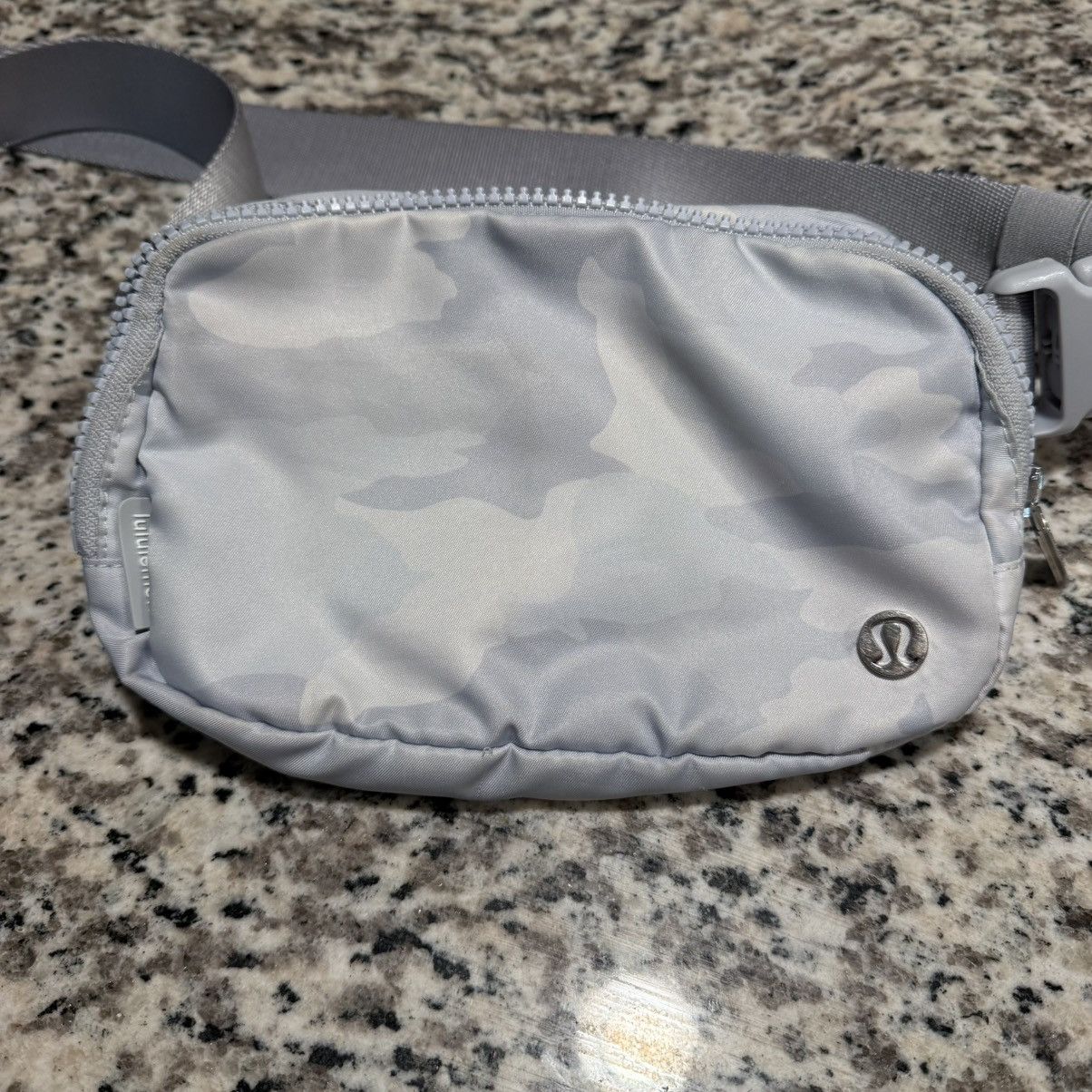 Lululemon Lululemon Belt Bag Crossbody Starlight Camo Everywhere READ |  Grailed