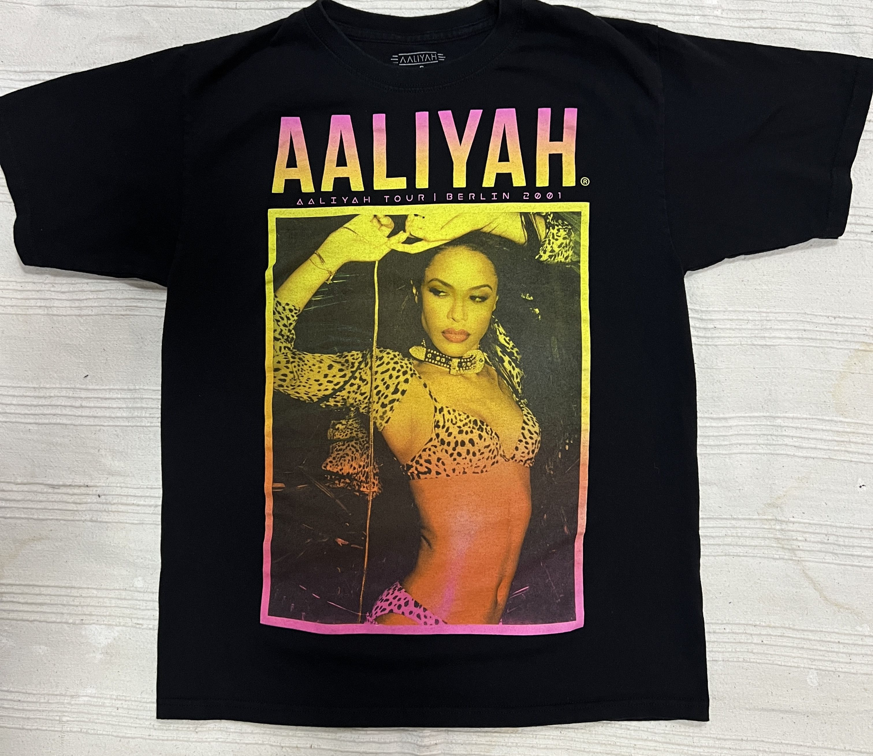 Band Tees AALIYAH TOUR BERLIN 2001 Size US S / EU 44-46 / 1 - 2 Thumbnail