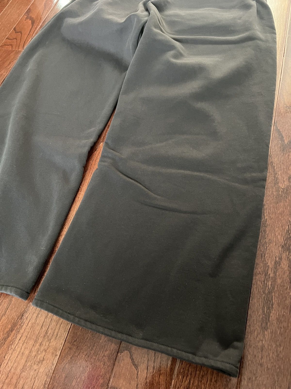Balenciaga × Gap × Yeezy Yeezy Gap Balenciaga Baggy Wide Leg Sweatpants Size US 30 / EU 46 - 2 Thumbnail