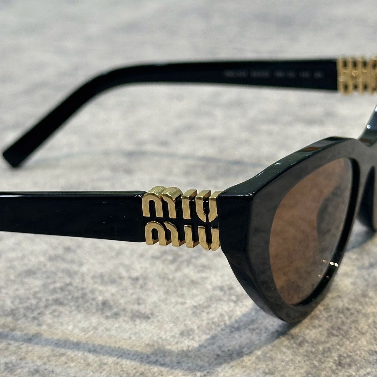 Miu Miu MIU MIU 0MU A04S 16K10L Size ONE SIZE - 3 Thumbnail