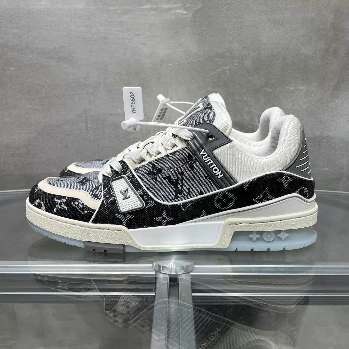 Louis Vuitton LV Trainer AOP Gray White Denim UK7 Size US 8 / EU 41 - 3 Thumbnail