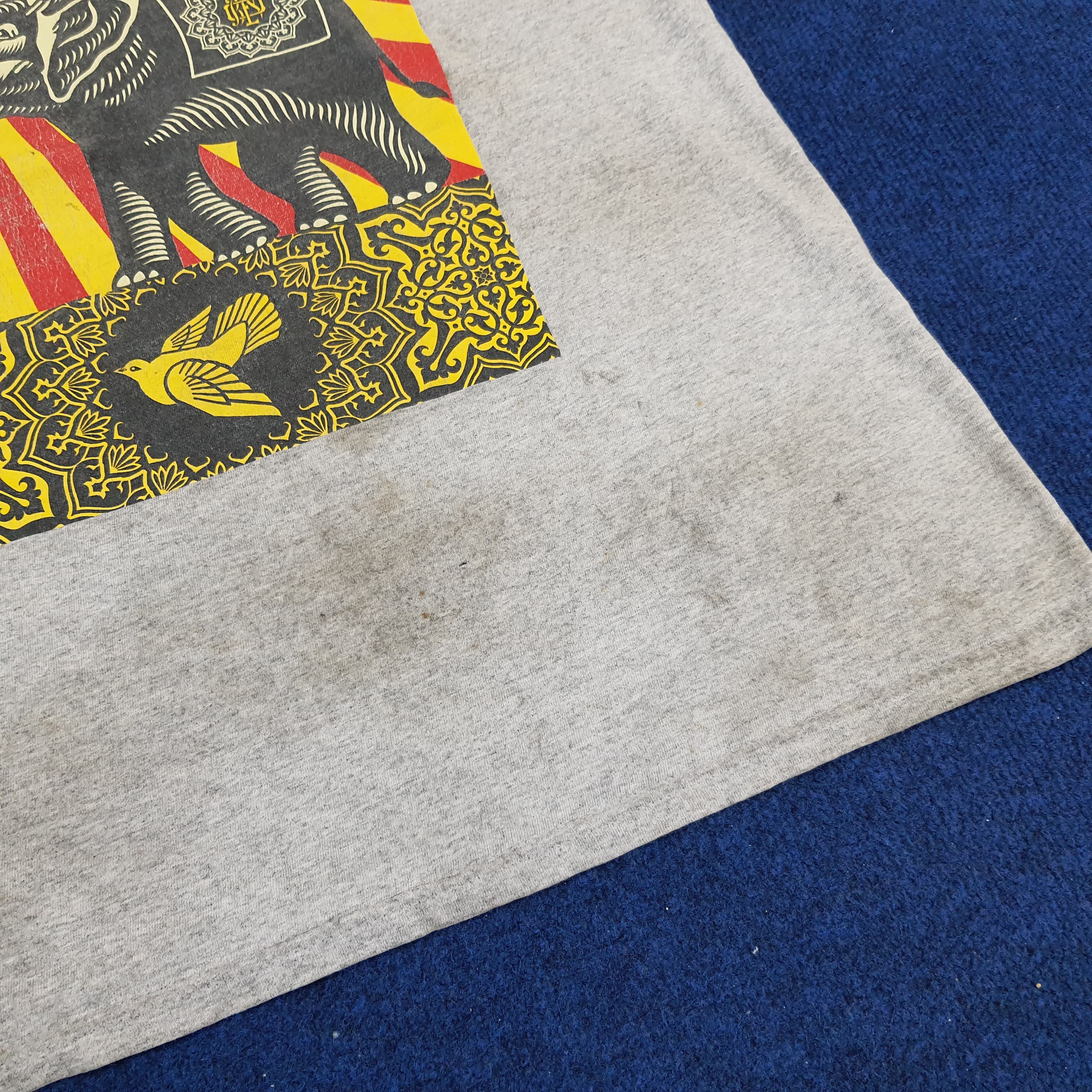 Obey × Vintage Vintage Obey Streetwear Art Photo Tee Tshirt Size US M / EU 48-50 / 2 - 7 Thumbnail
