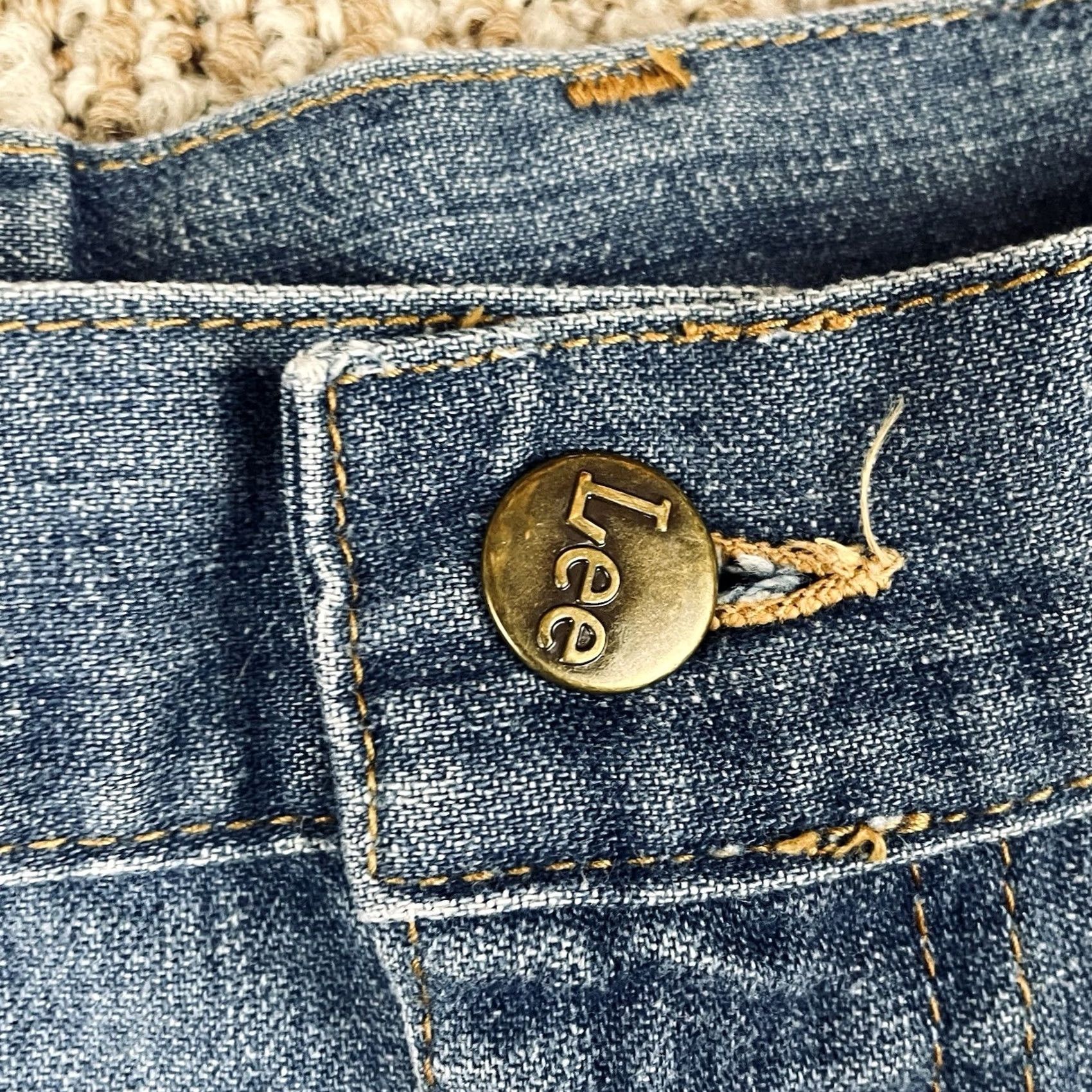 Lee VINTAGE Lee Denim Shorts 60s 70s USA Talon Zipper Sanforized 34x9 E55 Women’s Size 24" / US 00 / IT 34 - 4 Thumbnail