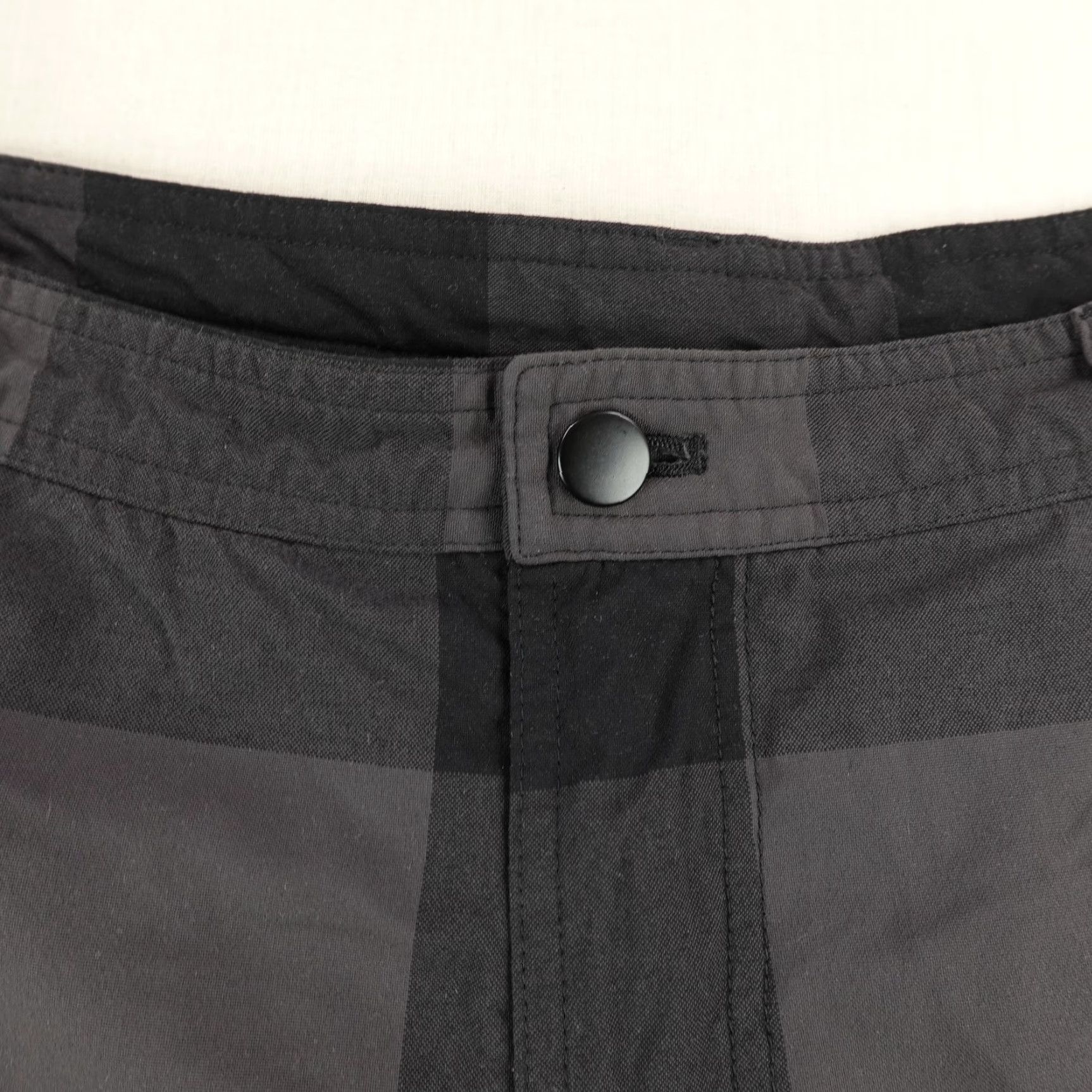 Lululemon Lululemon Shorts Men 38 Black Gray Plaid Nylon Blend Performance Chino Athletic Stretch Pockets Inseam 11in Flat Front Casual Travel Size US 38 / EU 54 - 2 Thumbnail