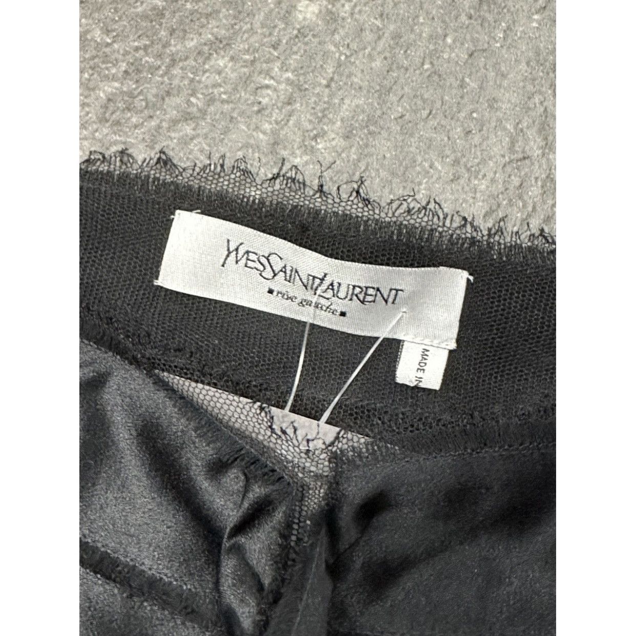 Yves Saint Laurent Yves Saint Laurent by Tom Ford silk skirt with bows. Size 26" / US 2 / IT 38 - 5 Thumbnail