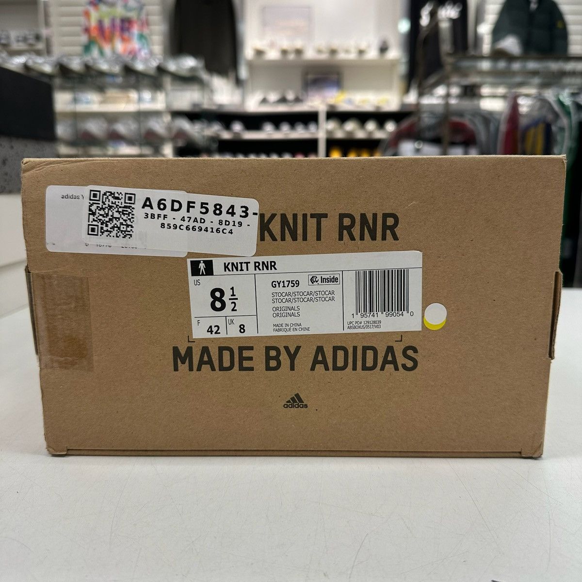 Adidas Size 8.5 - adidas Yeezy Knit Runner Carbon Brown 2022 GY1759 Size US 8.5 / EU 41-42 - 7 Thumbnail