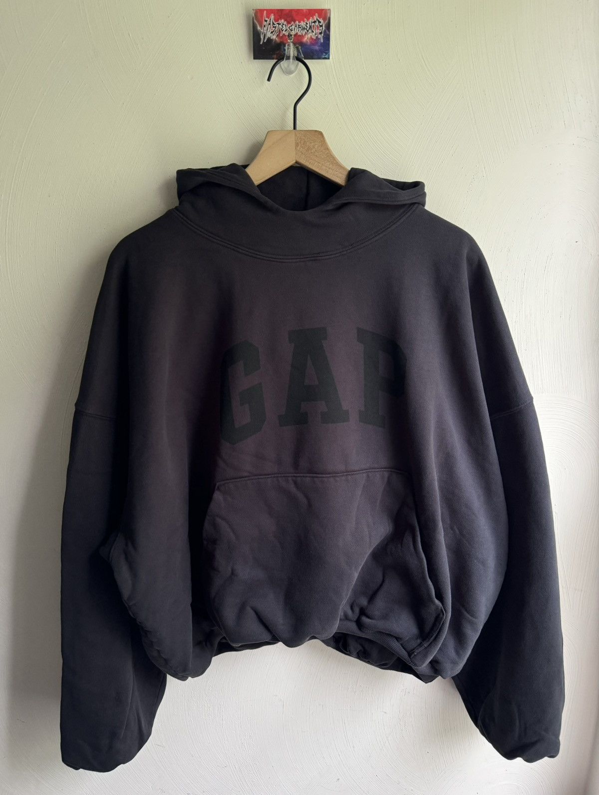 Balenciaga × Gap × Kanye West Yeezy Gap Engineered By Balenciaga Dove Hoodie Washed Black Size US S / EU 44-46 / 1 - 3 Thumbnail