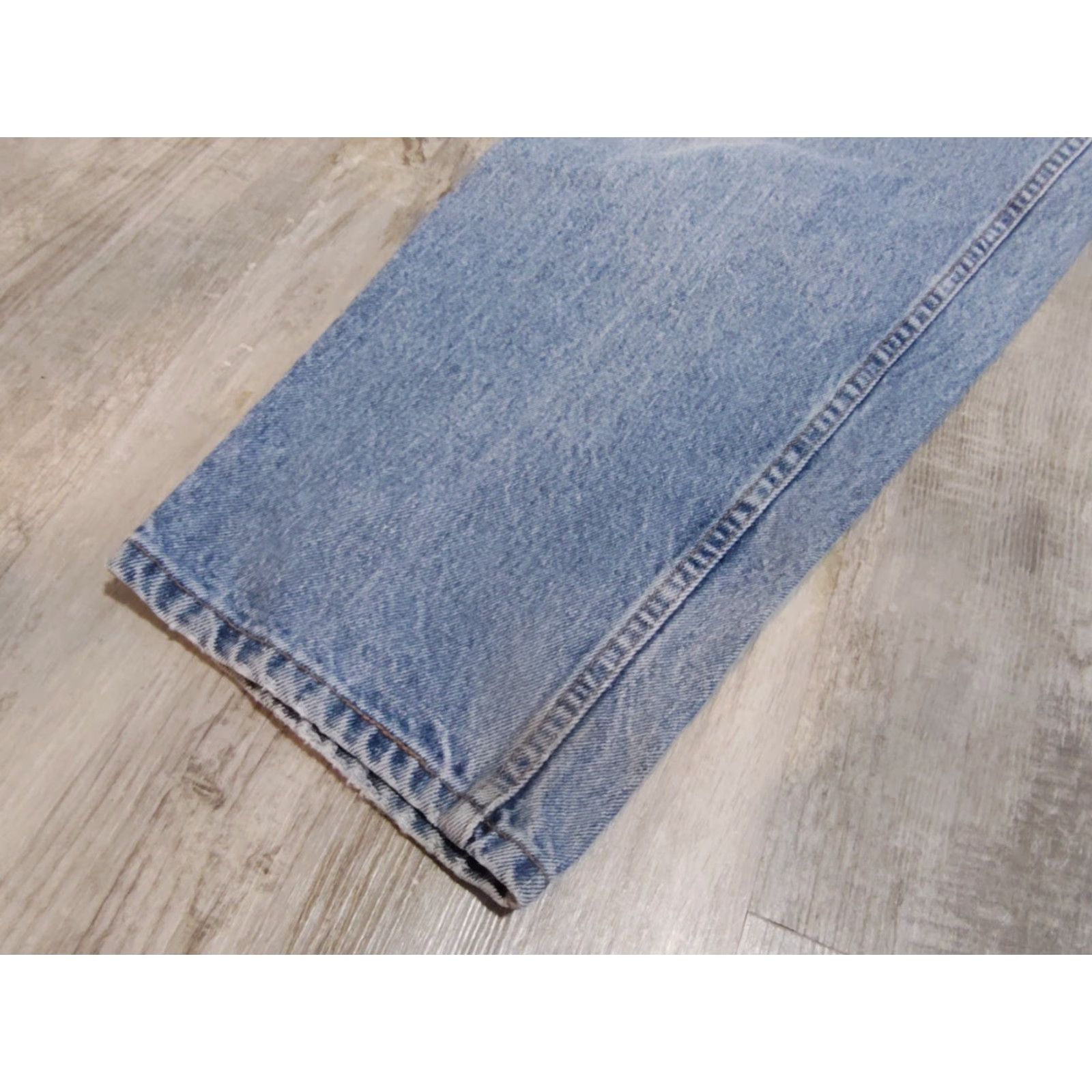 Levi's VINTAGE Levi's 560 Light Wash Loose Fit Tapered Leg Jeans 40X31 Blue 90s Mens Size US 40 / EU 56 - 3 Thumbnail