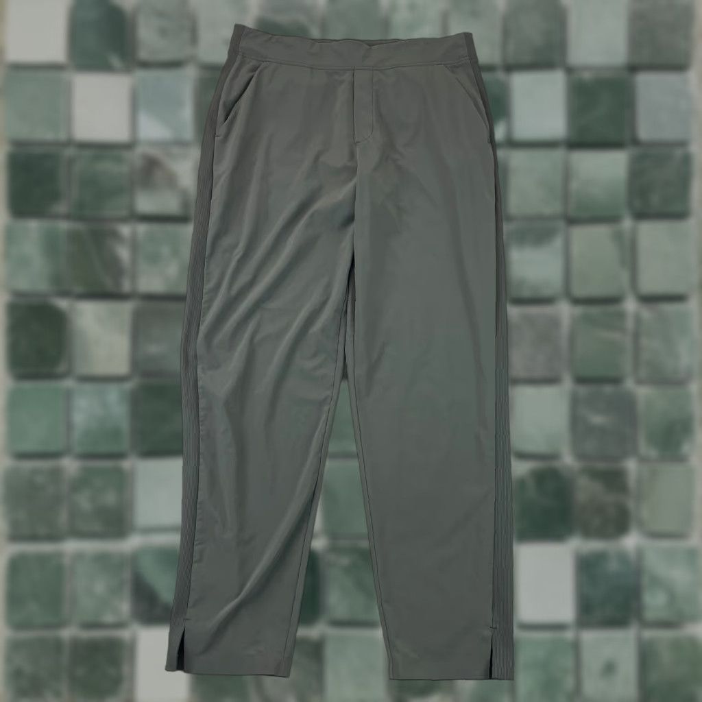 Athleta Athleta Pants Women 14 Olive Brooklyn Mid Rise Ankle Wrinkle Resistant Tailored Size 36" / US 14 / IT 50 - 1 Thumbnail