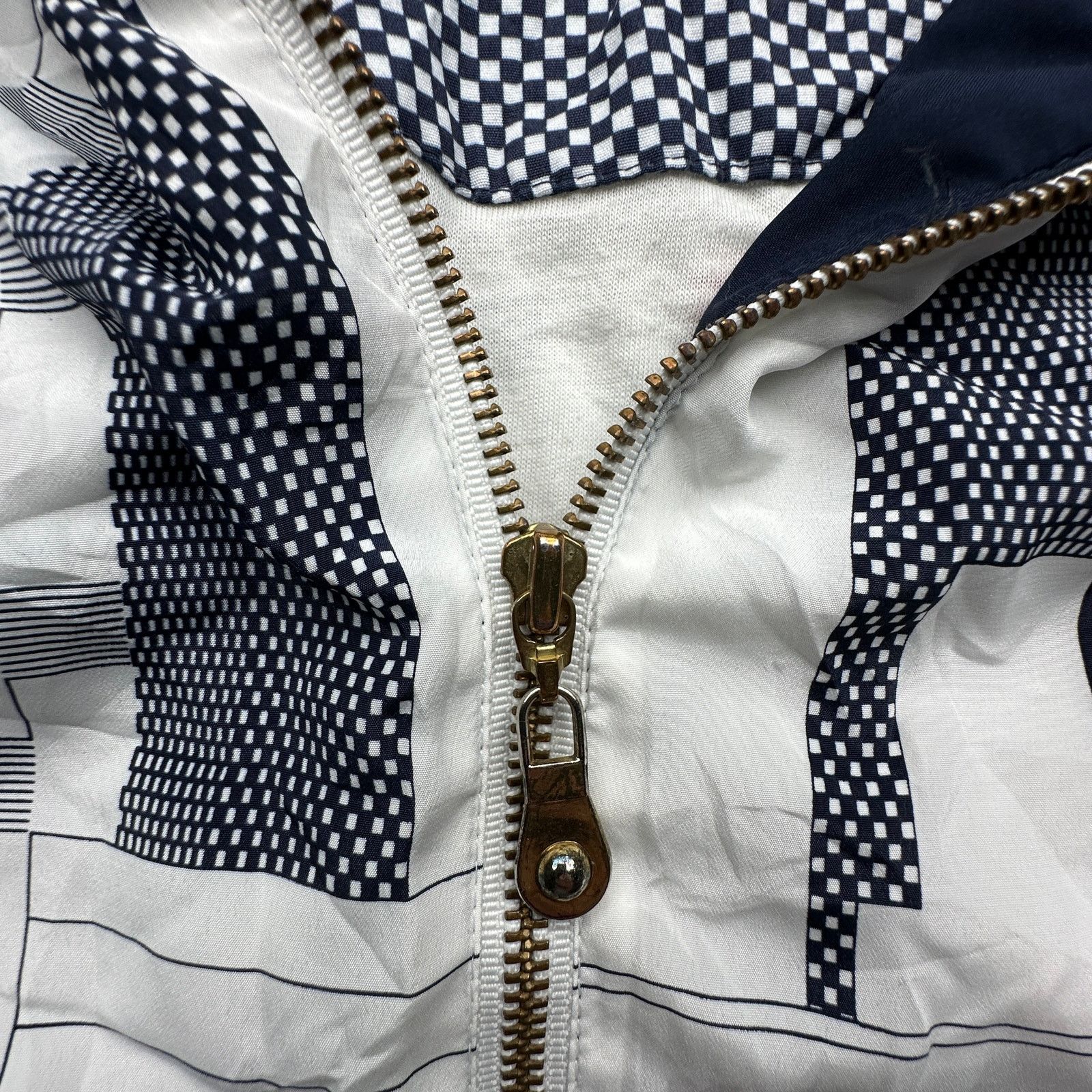 Vintage Vintage 90s Tail Geometric AOP Windbreaker Jacket Womens L Size L / US 10 / IT 46 - 9 Thumbnail