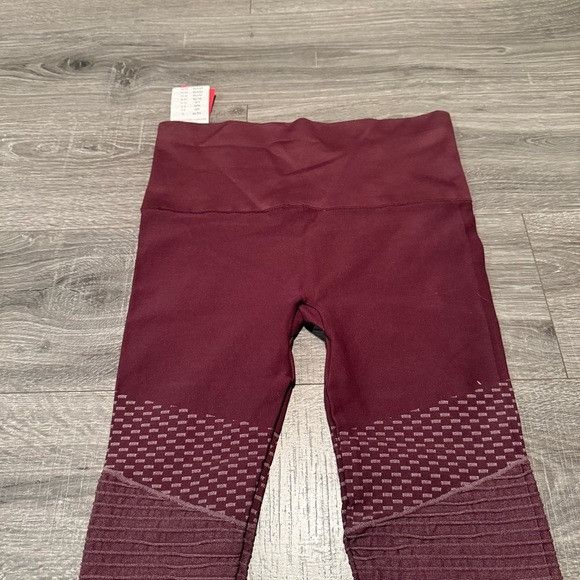 Spanx NWT SPANX Seamless Leggings Tummy Control Wine Red Women Siz Size 34" / US 12 / IT 48 - 7 Thumbnail