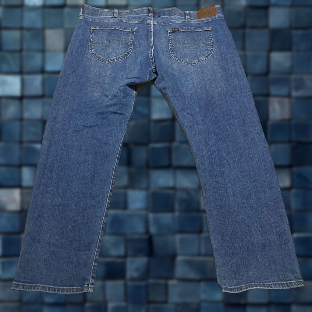 Lee Lee Jeans Slim Straight Jeans Mens 40 Blue Denim Medium Wash 5-Pocket Design Slim Fit Mid Rise Flex Waist 40x?? Inseam 27?" Size US 40 / EU 56 - 1 Thumbnail