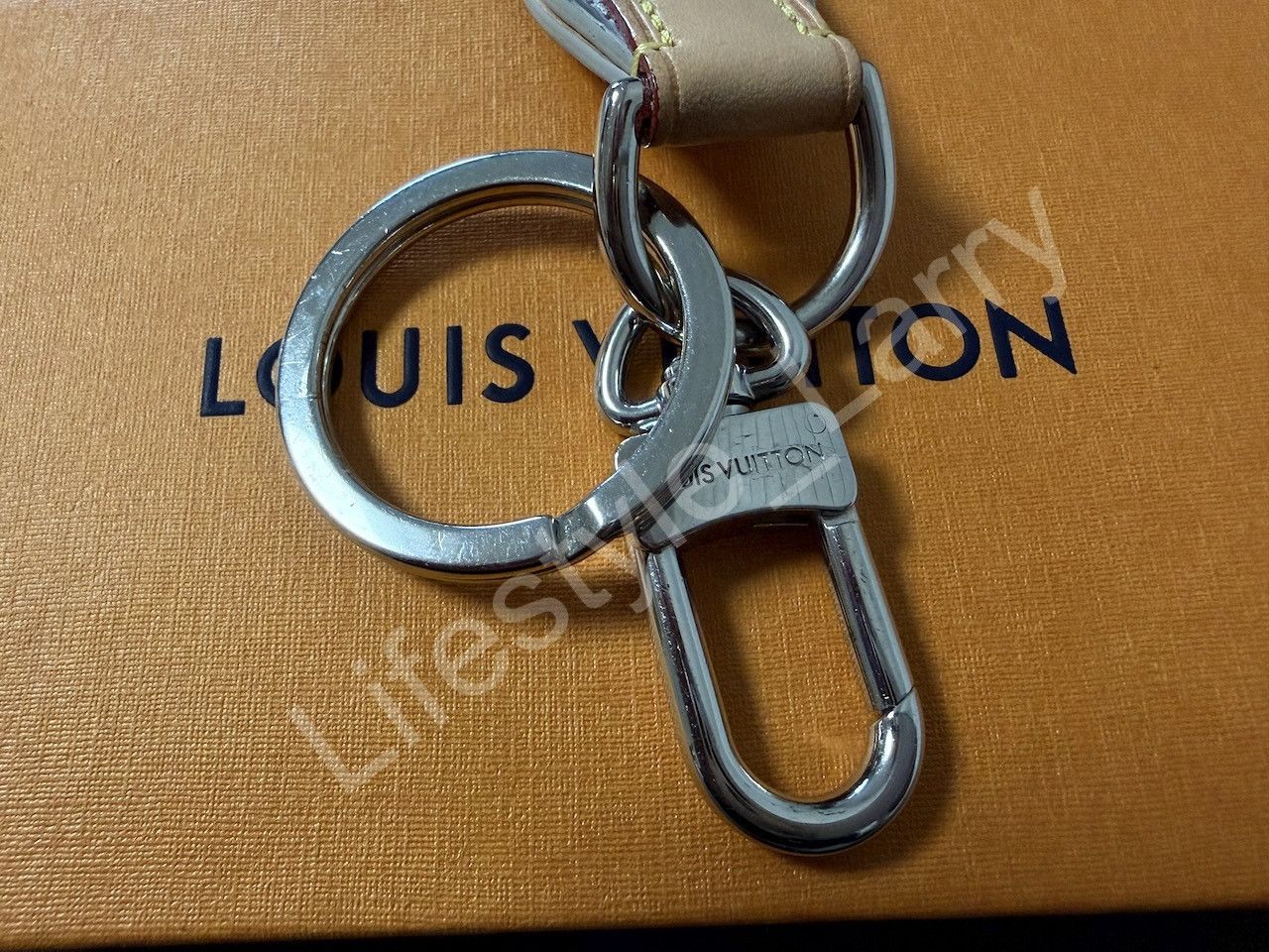 Louis Vuitton Louis Vuitton Dragonne Monogram Mirror Keychain MP3151 Size ONE SIZE - 5 Thumbnail