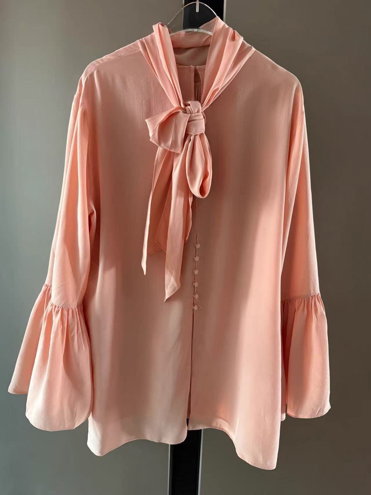 Fendi Fendi Ribbon Bow Shirt K31 Size M / US 6-8 / IT 42-44 - 1 Thumbnail