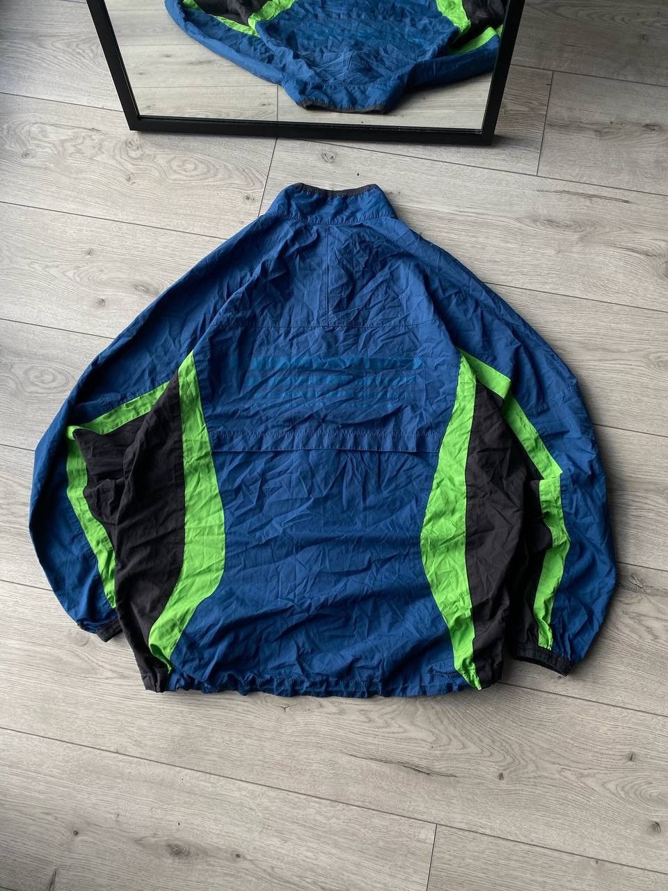 Nike Vintage Nike Swoosh Nylon Olympic Blue Jacket L Y2K Size US L / EU 52-54 / 3 - 6 Thumbnail