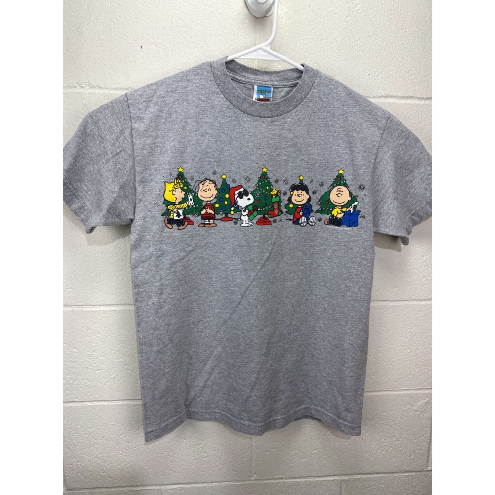 Peanuts VINTAGE Peanuts Christmas Shirt Mens Medium Cartoon Graphic T-Shirt Gray 2000s Holiday Snoopy Size US M / EU 48-50 / 2 - 2 Thumbnail