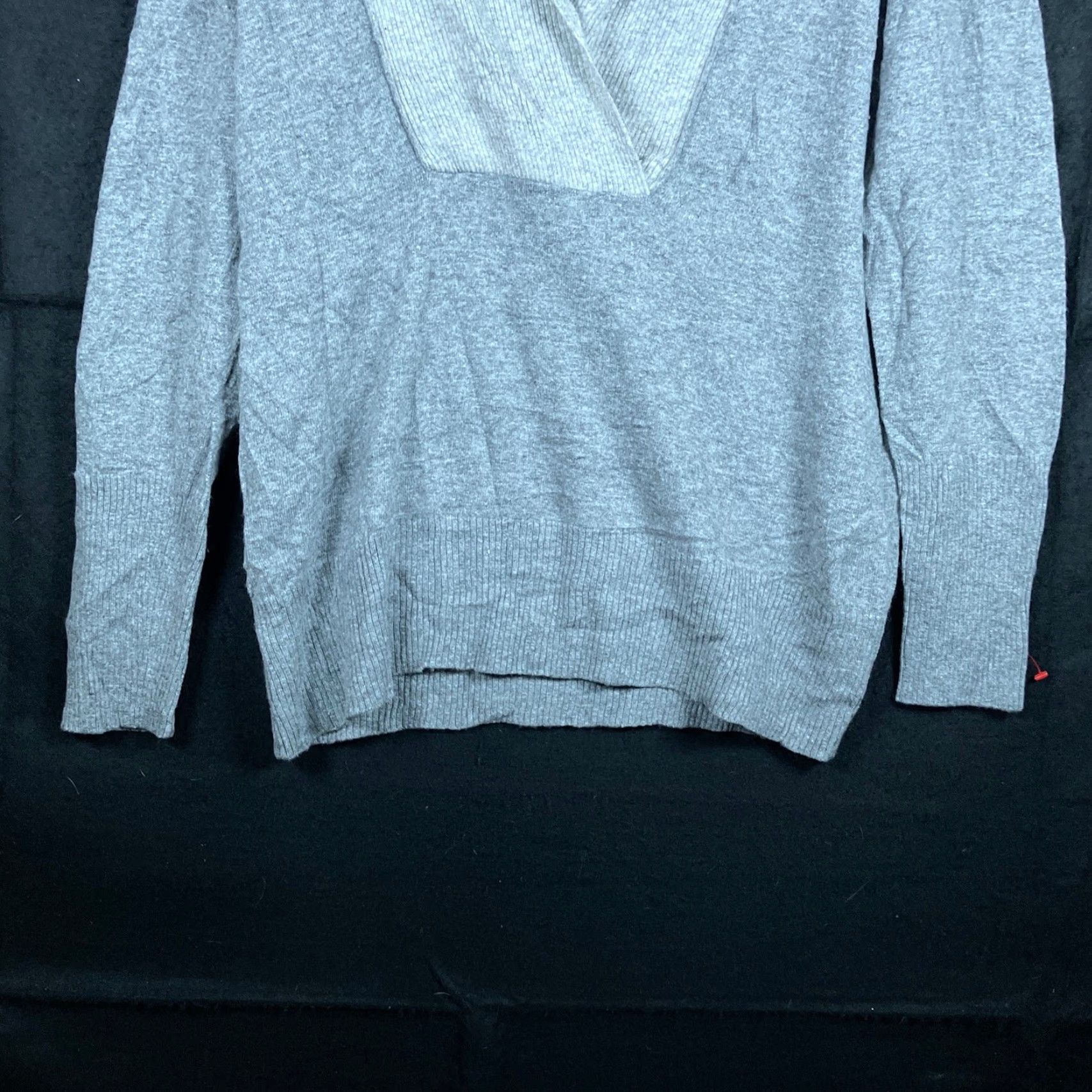 Banana Republic Banana Republic Womens Sweater Gray Pullover V Neck Luxury Cashmere Blend Large Pullover Cardigan? Size L / US 10 / IT 46 - 3 Thumbnail