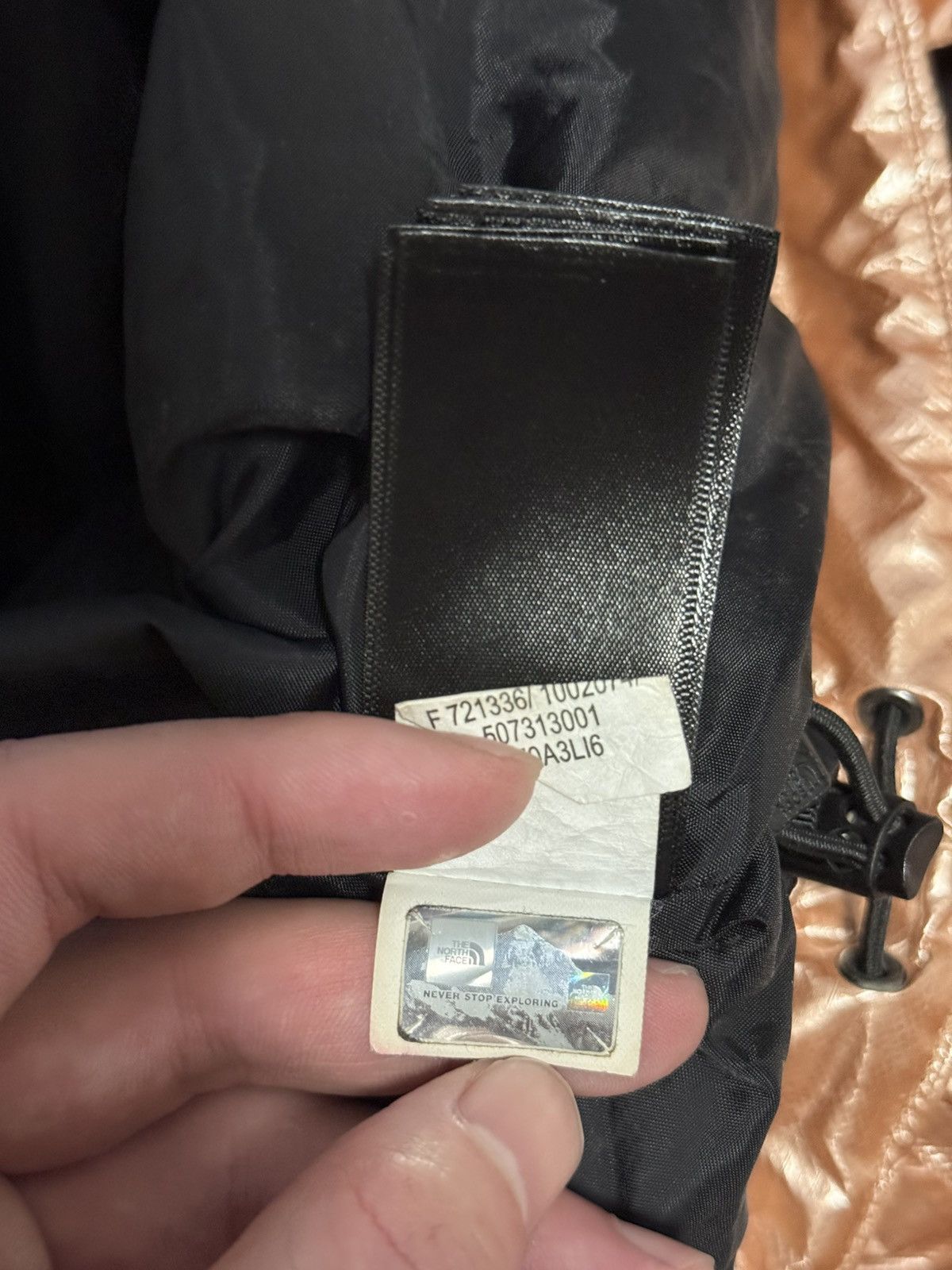 Supreme × The North Face Supreme tnf the north face metallic mountain parka gold rose Size US L / EU 52-54 / 3 - 8 Thumbnail