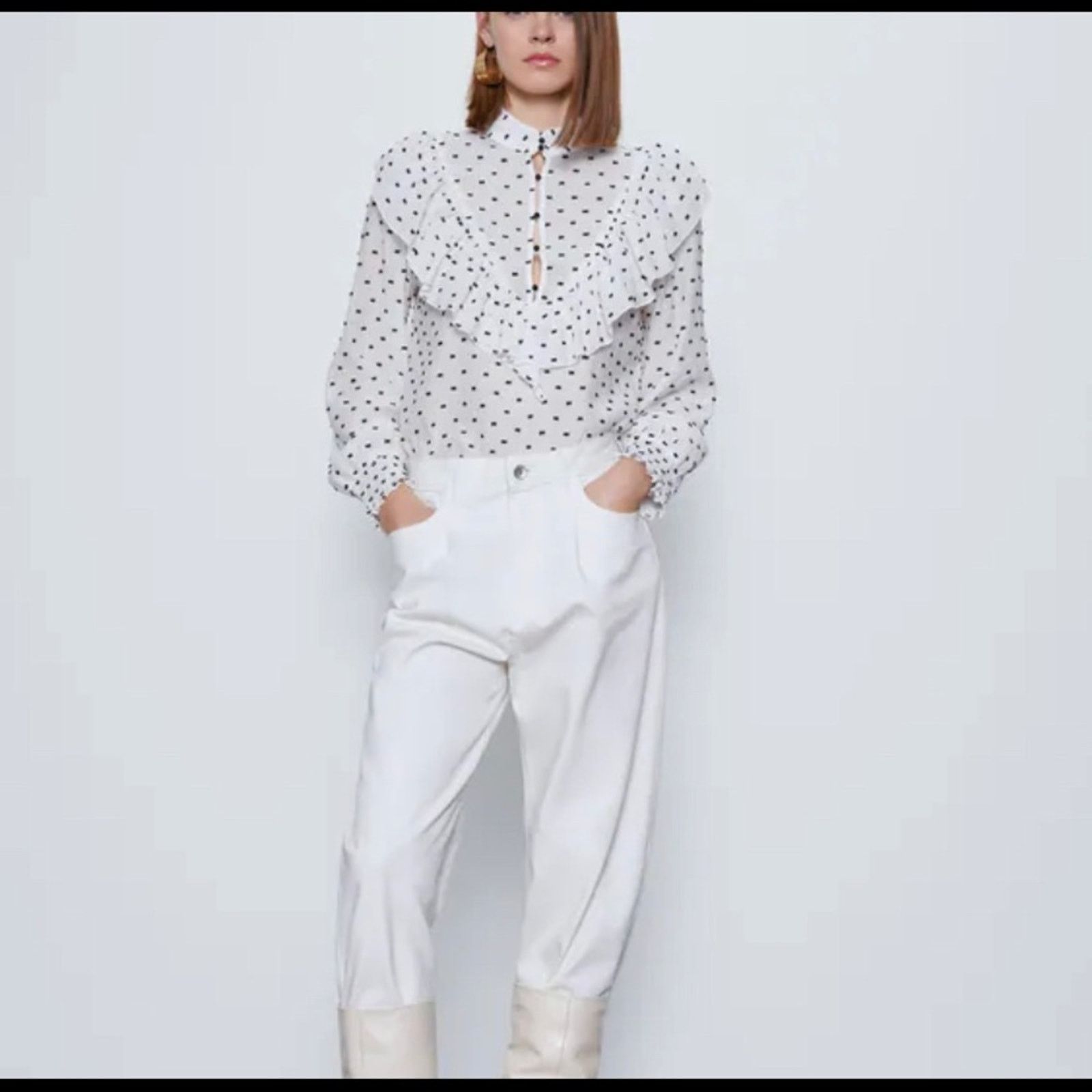 Zara Zara Swiss dot blouse BLOGGERS FAVORITE size XS Size XS / US 0-2 / IT 36-38 - 3 Thumbnail