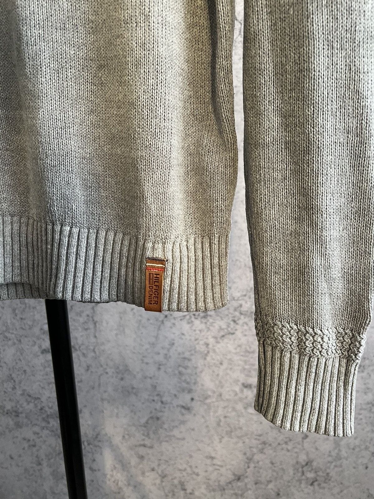 Tommy Hilfiger Vintage Tommy Hilfiger Knit Sweater Embroidered Logo Y2K Size US M / EU 48-50 / 2 - 7 Thumbnail