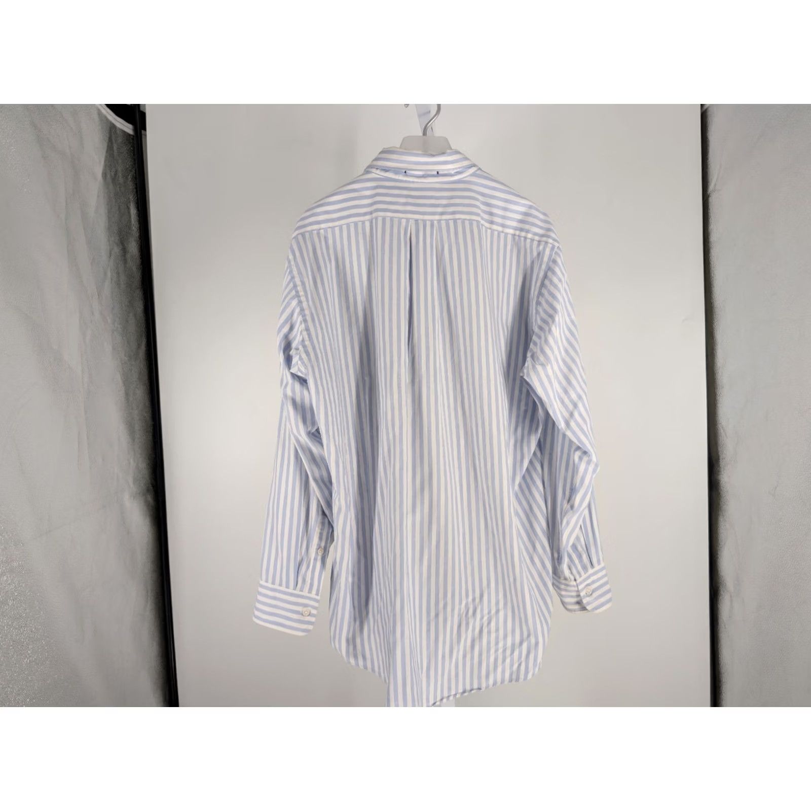 Vintage VINTAGE Hathaway Shirt Pima Cotton Oxford Striped Button-Down Flap Pocket USA Shirt Mens 80s USA Maine Blue 46in Chest 16.5 Regular Cotton Size US XL / EU 56 / 4 - 4 Thumbnail