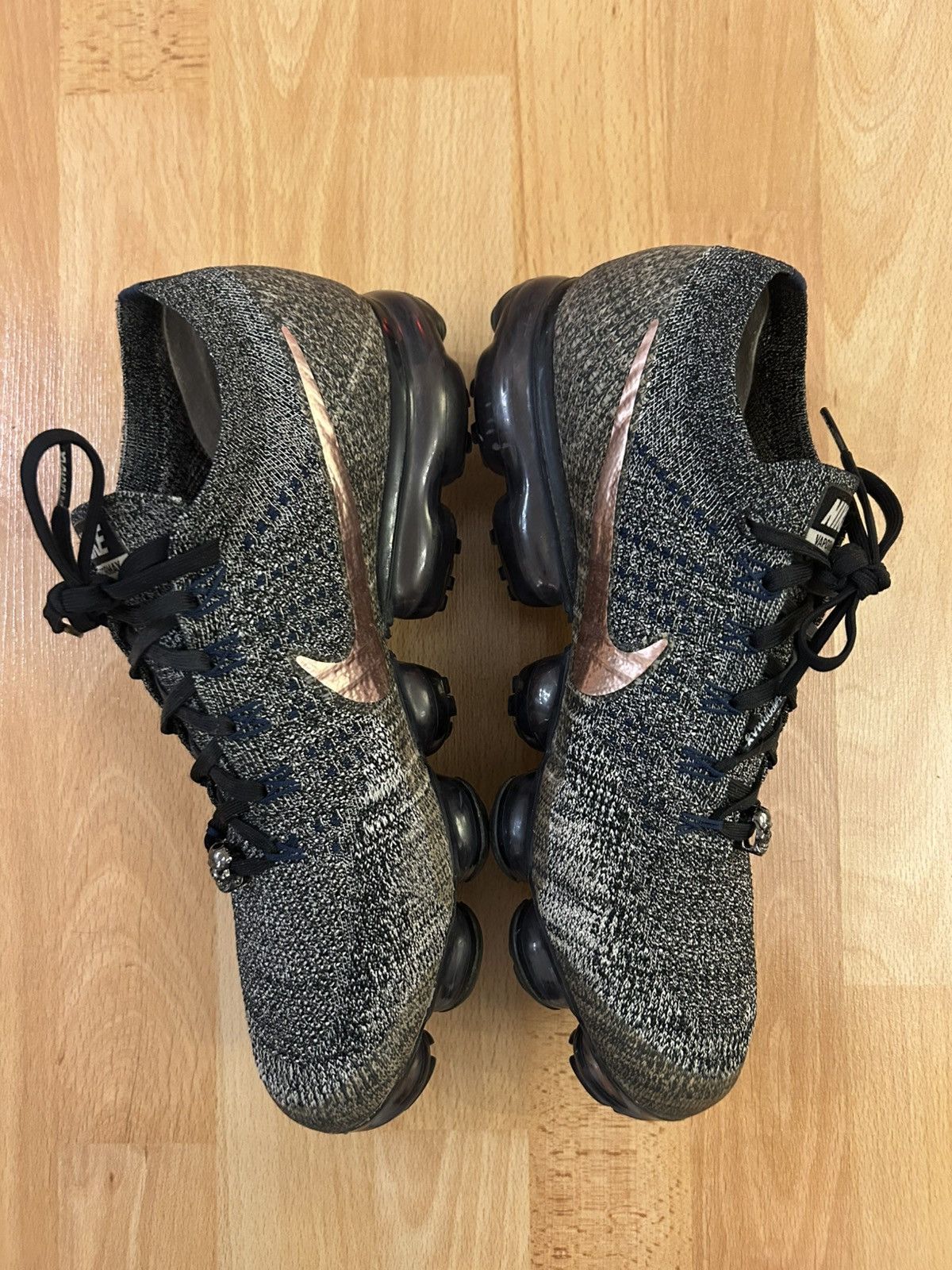 Nike Nike Air VaporMax Flyknit Explorer Dark Size US 11 / EU 44 - 2 Thumbnail