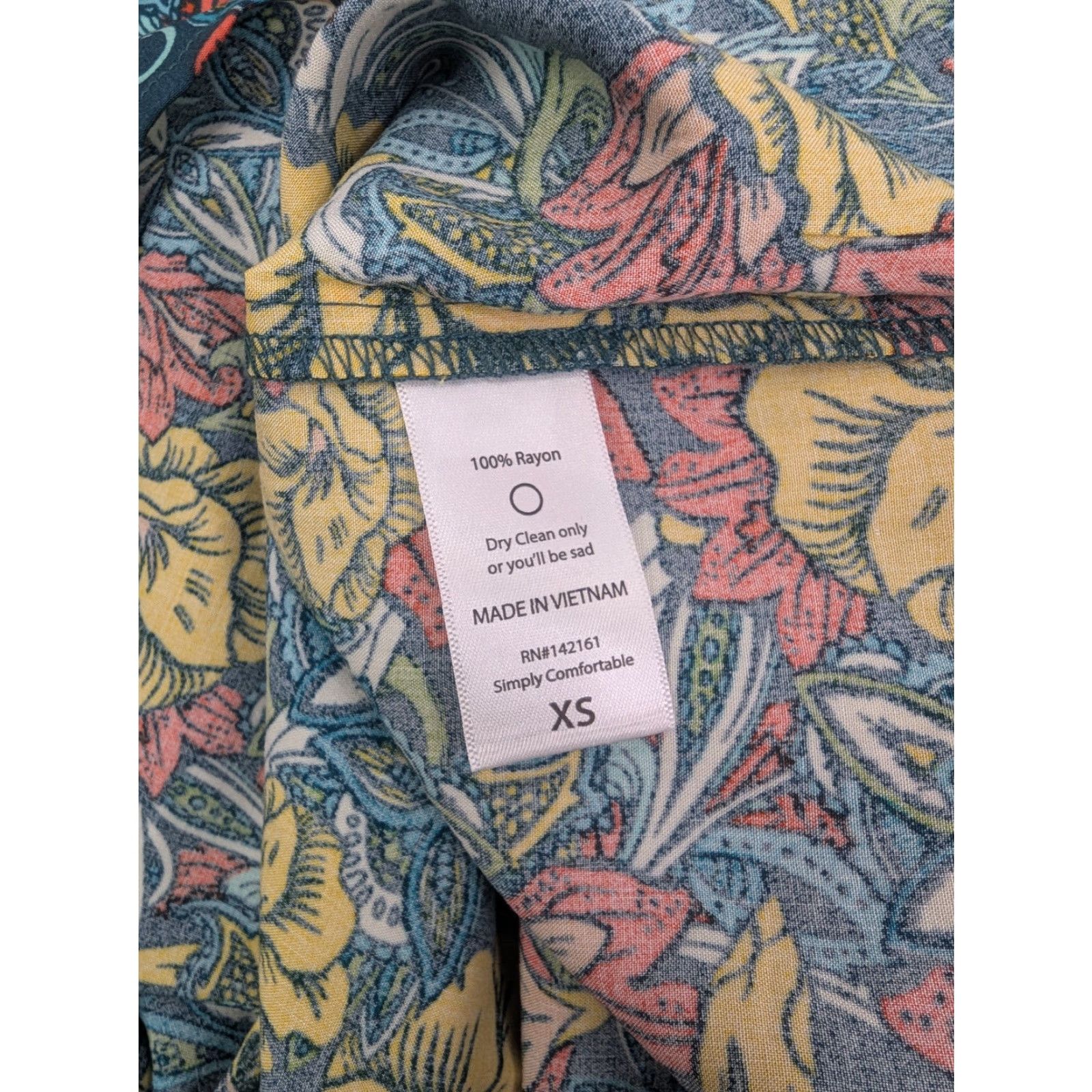 Vintage NWT LuLaRoe Amy Autumn Floral Woven Rayon Button Shirt Cap Sleeve Top XS Womens Size XS / US 0-2 / IT 36-38 - 7 Thumbnail