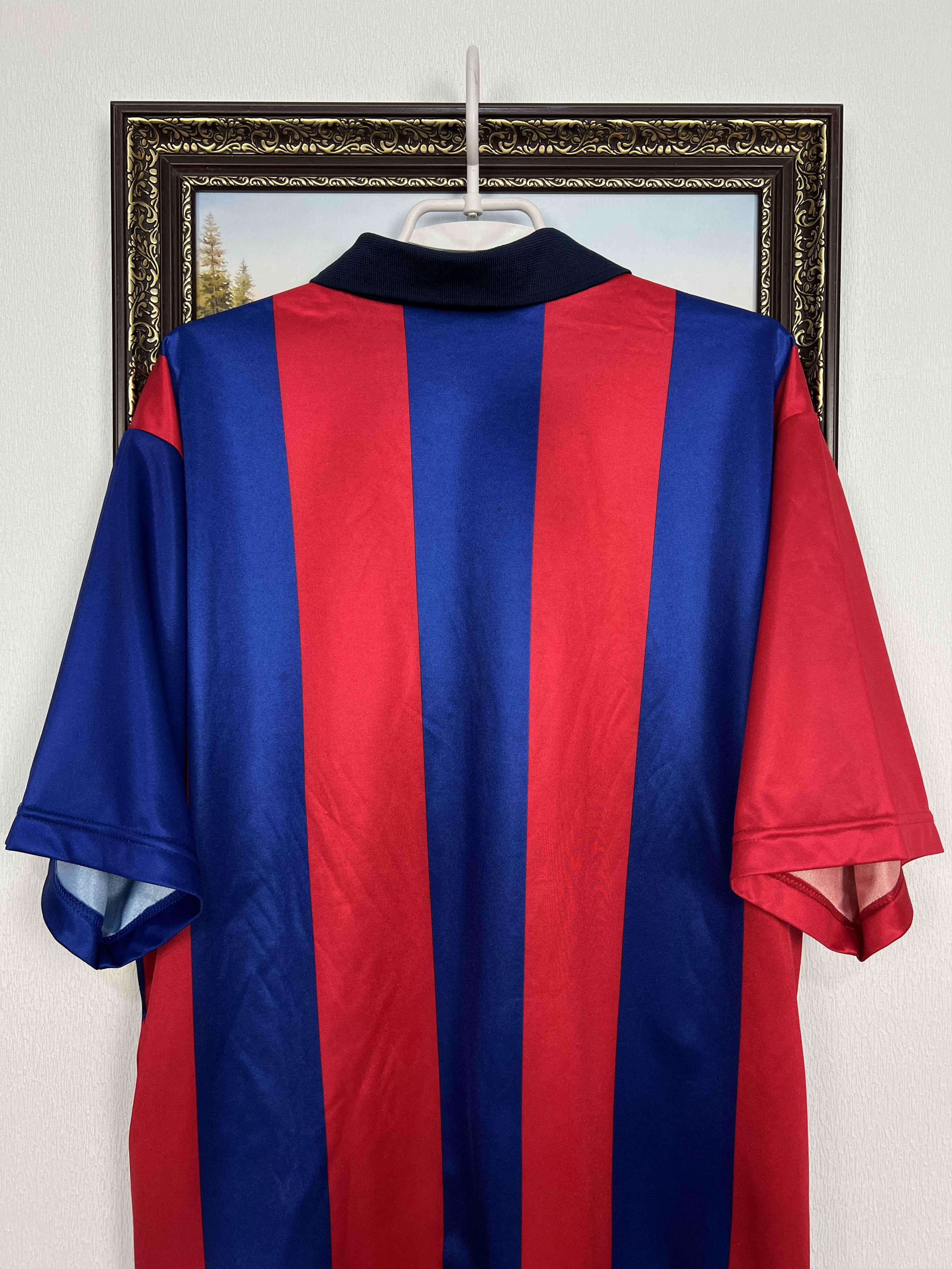 Nike Barcelona Home football shirt 2000 Soccer Nike Jersey Size US L / EU 52-54 / 3 - 11 Thumbnail