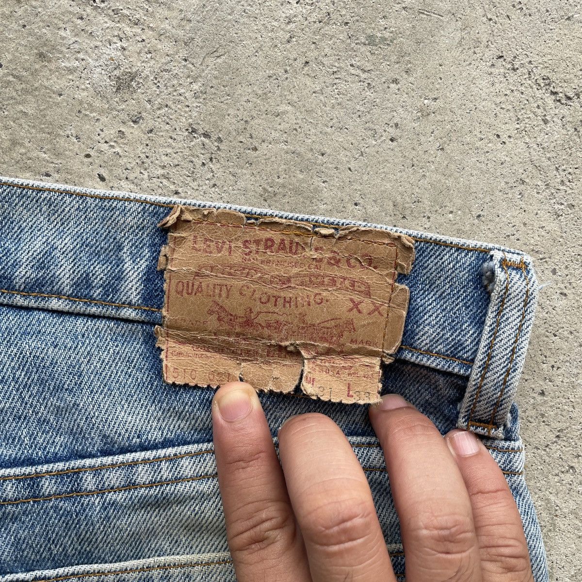 Levi's Vintage Clothing 90s Vintage Levis Rusty Faded Made In USA Jeans Denim Pants Size US 31 - 11 Thumbnail