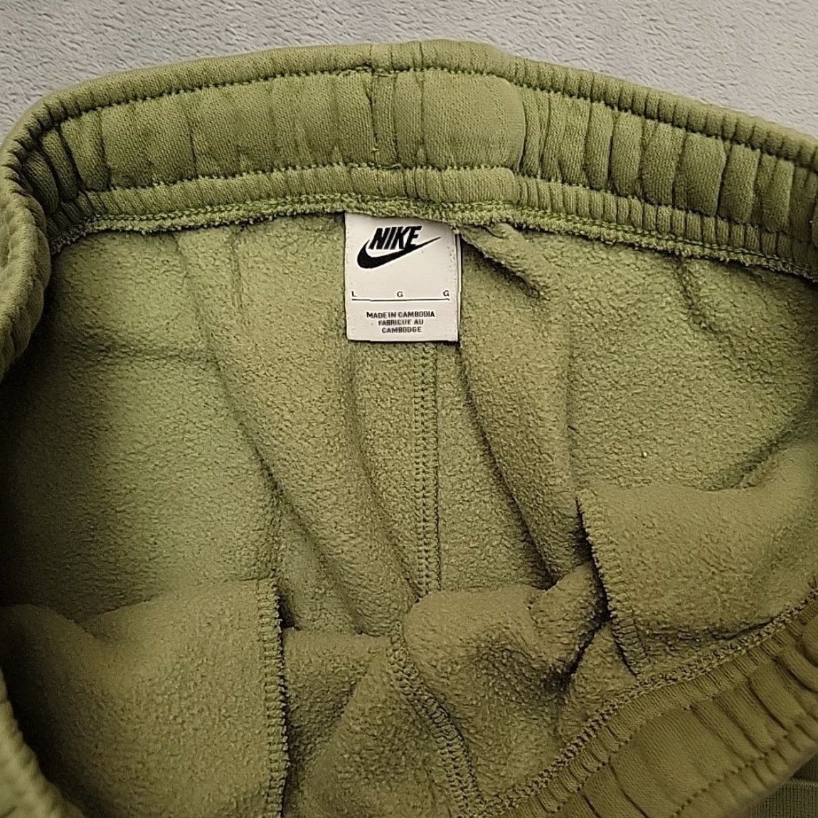 Nike Nike Jogger Pants Mens L Green Cotton Blend Sweats Club Fleece Sportswear Shirt/Bottom Mens Green Nike Jogger Pants L Regular Cotton Blend Fiction? Size US 33 - 6 Thumbnail