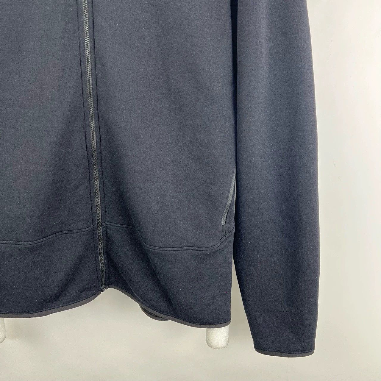 Arc'teryx Nearly new, flawless! Arcteryx Black Fleece Jacket, Size XL / US 12-14 / IT 48-50 - 6 Thumbnail