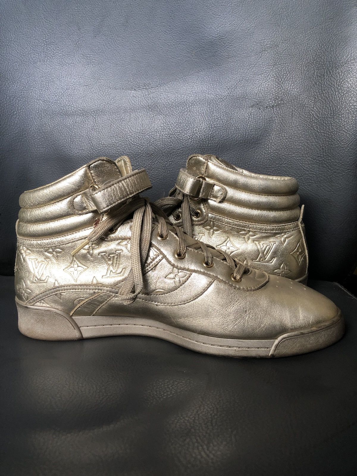 Louis Vuitton Louis Vuitton Gold Leather Women’s High Top Sneakers Sz 36 Size US 6 / IT 36 - 7 Thumbnail