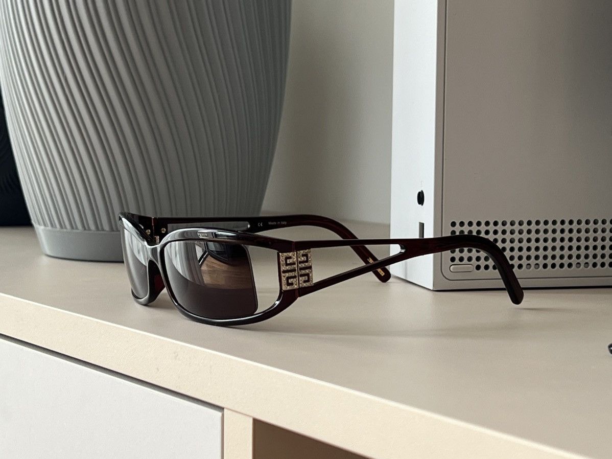 Givenchy GIVENCHY SGV 597S vintage rectangle sunglasses brown frame Size ONE SIZE - 1 Thumbnail