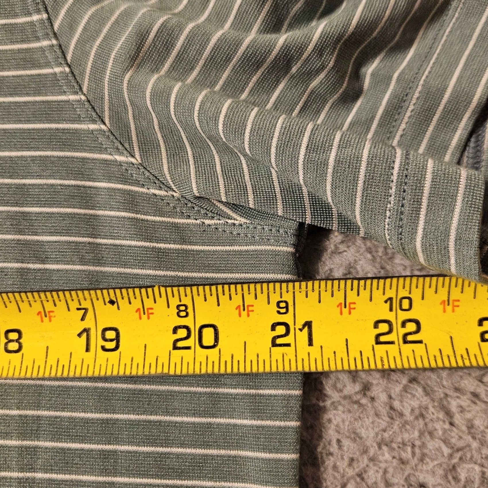 Lululemon Lululemon Mens Polo Shirt Sage Green White Striped Short Sleeve Large Size US L / EU 52-54 / 3 - 6 Thumbnail