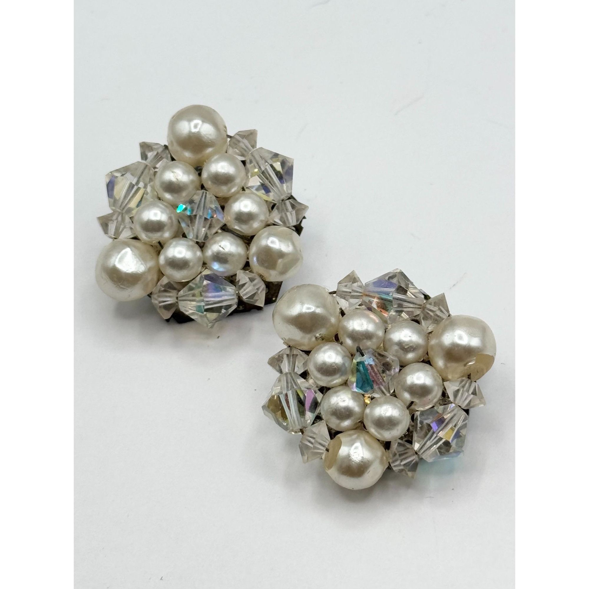 Vintage Vintage hand beaded crystal pearl cluster earrings Size ONE SIZE - 5 Thumbnail