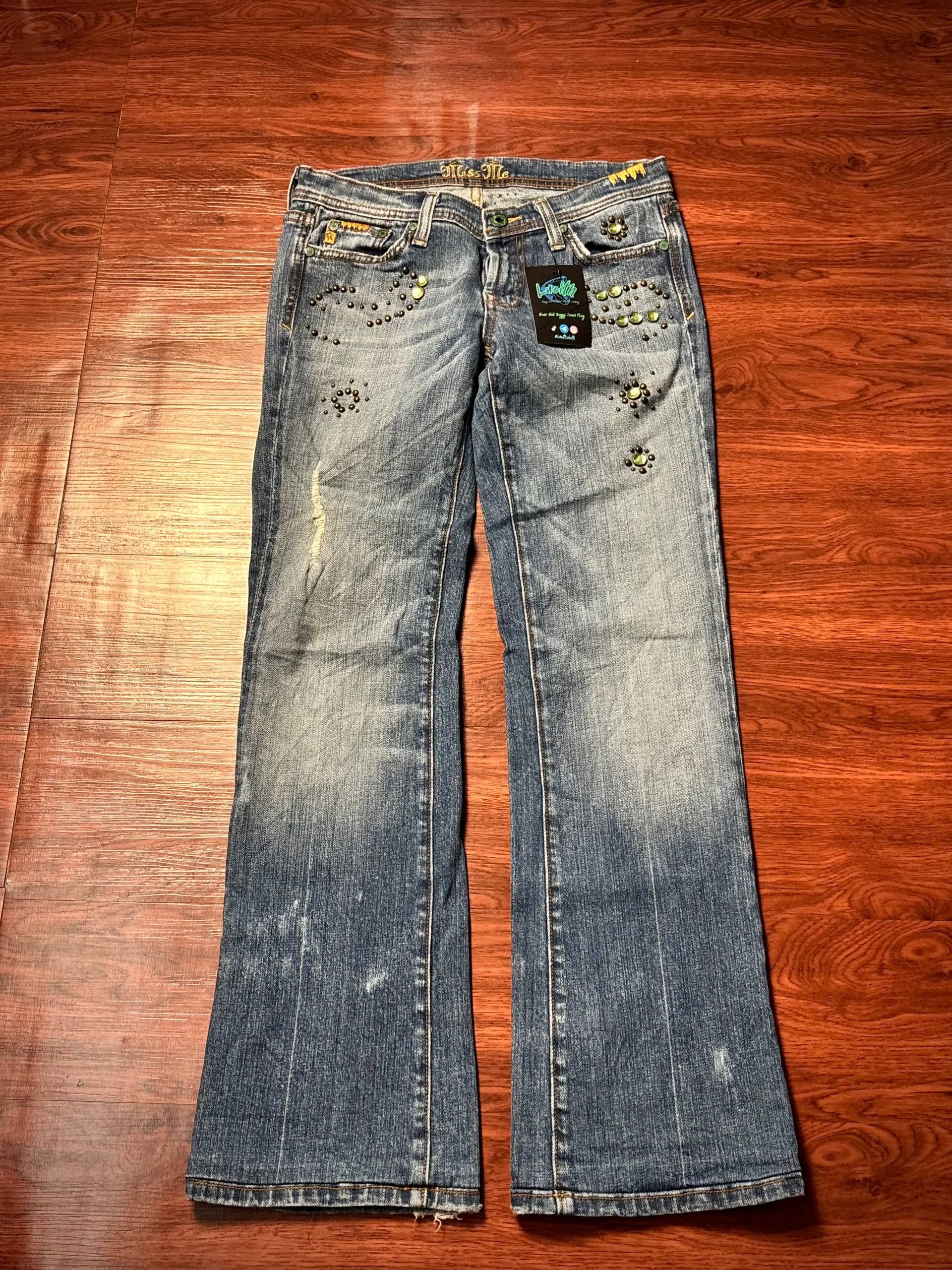 Miss Me Vintage Y2K Miss Me Distressed Studded Front Hit Flare Pants Size 30" / US 8 / IT 44 - 1 Thumbnail