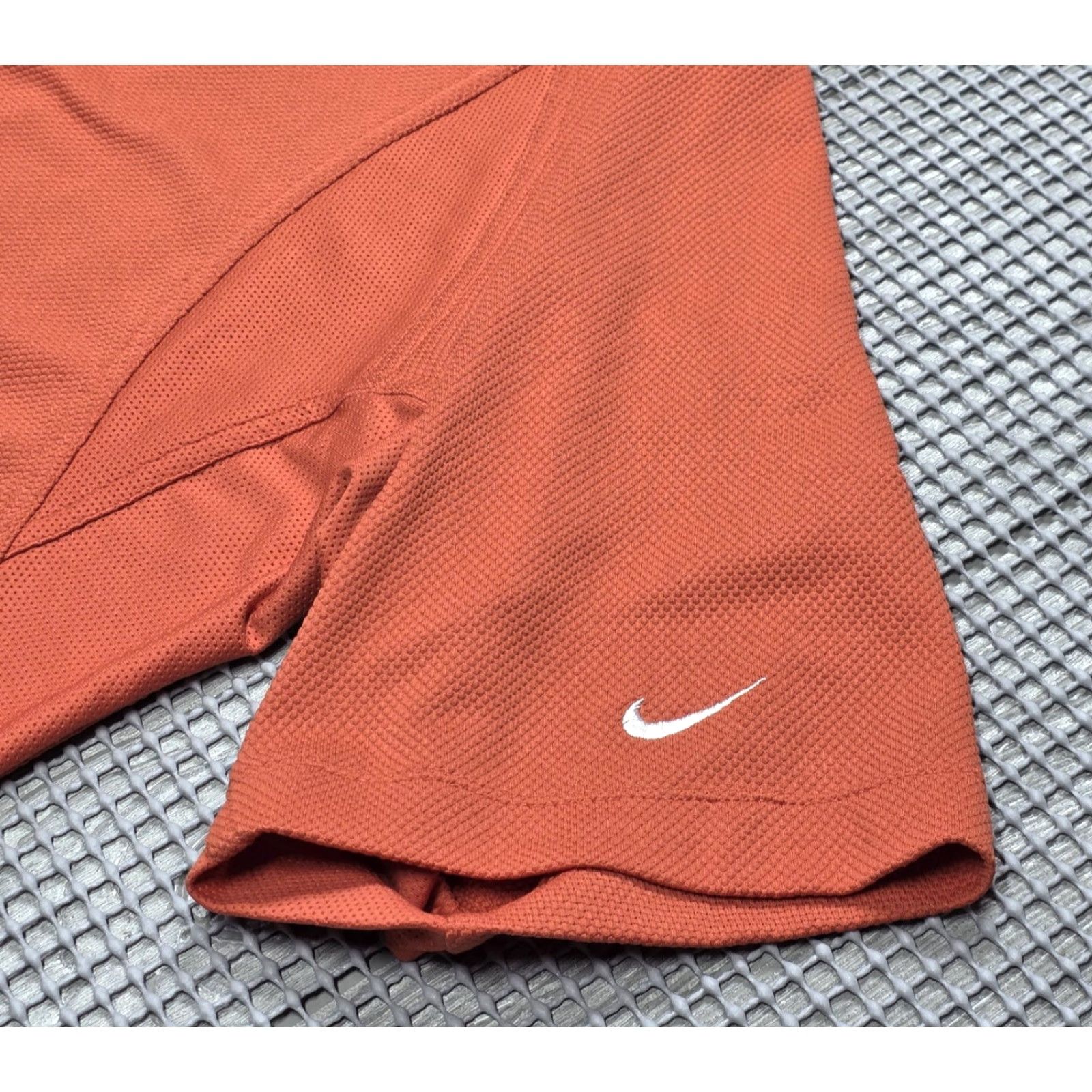Nike Nike Golf Polo Orange Dri-Fit Mens L Perforated Performance Short Sleeve Size US L / EU 52-54 / 3 - 7 Thumbnail