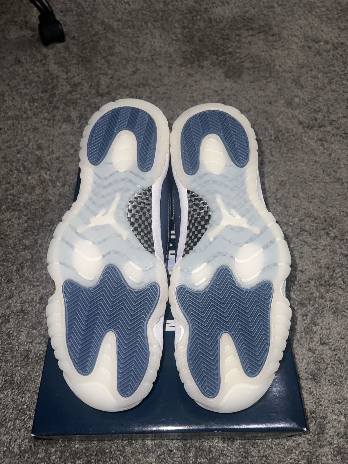 Jordan Brand × Nike Air Jordan 11 Retro Low "Diffused Blue" Size US 11.5 / EU 44-45 - 5 Thumbnail