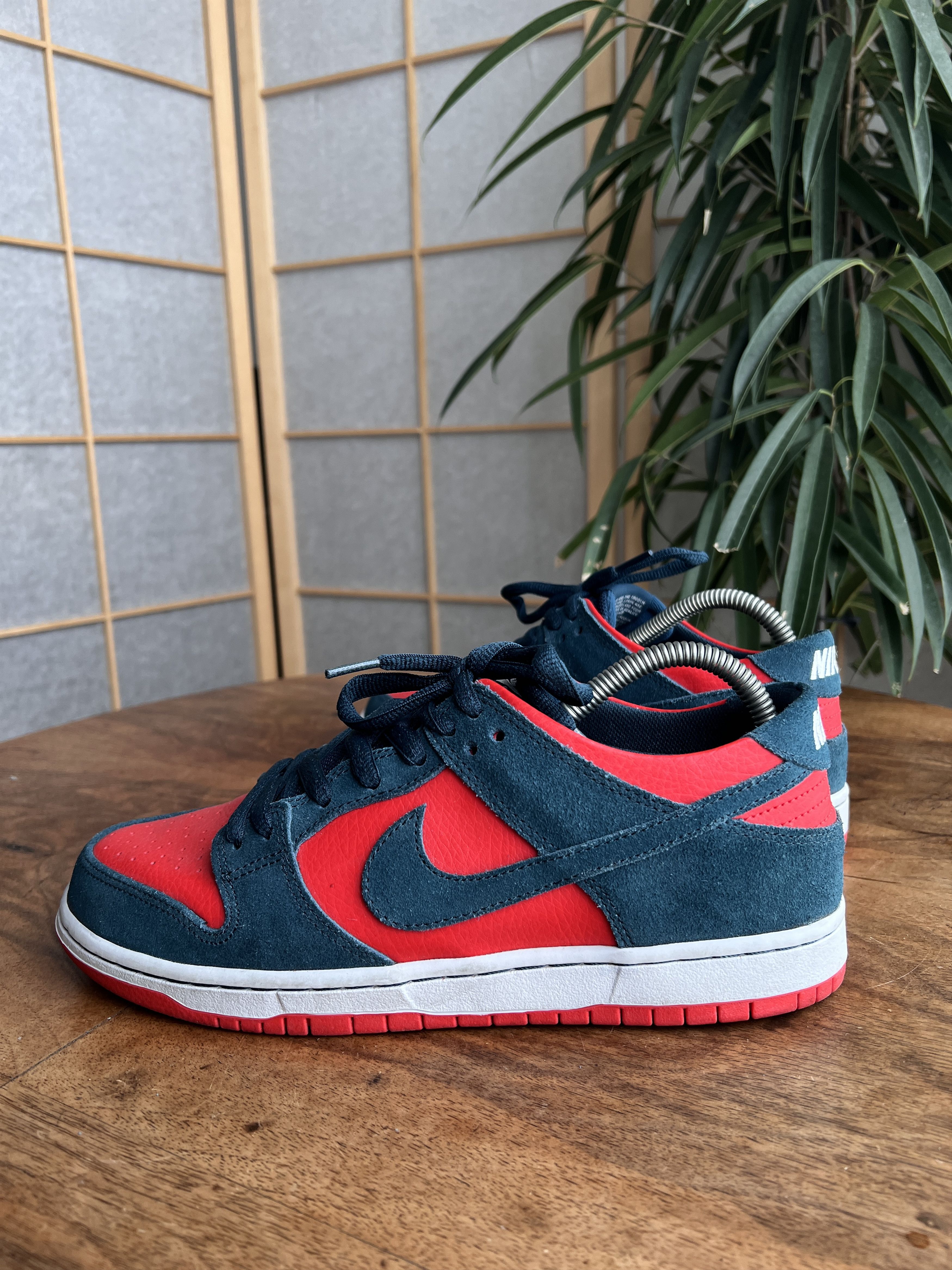 Nike SB Rare! Nike SB Zoom Dunk Low Reverse Shark sneakers shoes Size US 9 / EU 42 - 13 Thumbnail