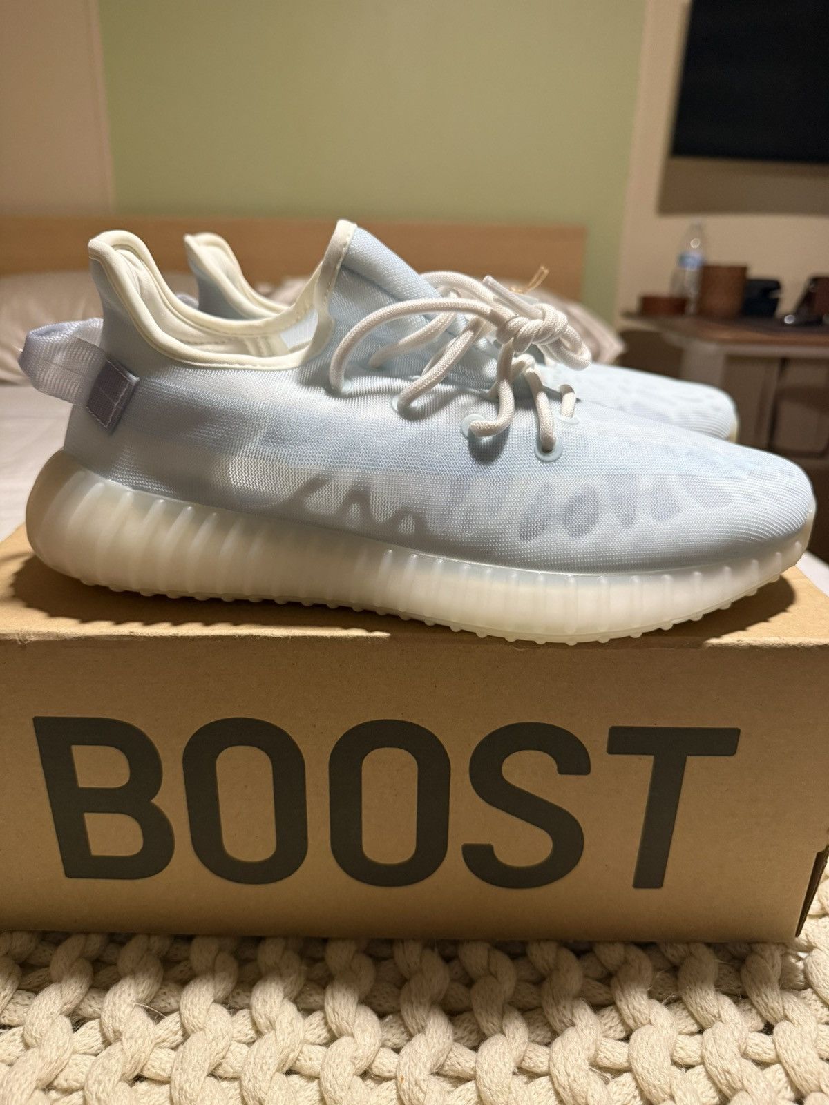 Yeezy Boost 350 V2 - Mono Ice