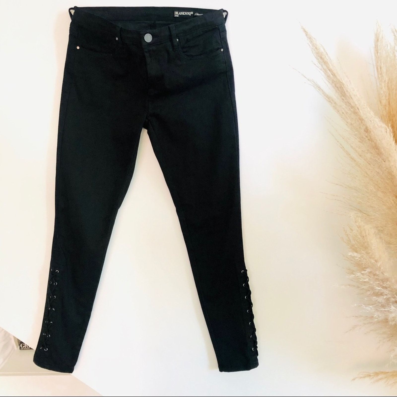 Anthropologie BLANK NYC Black Lace Up Ankle Tie Low Mid Skinny Denim Jeans Size 27" / US 4 / IT 40 - 2 Thumbnail