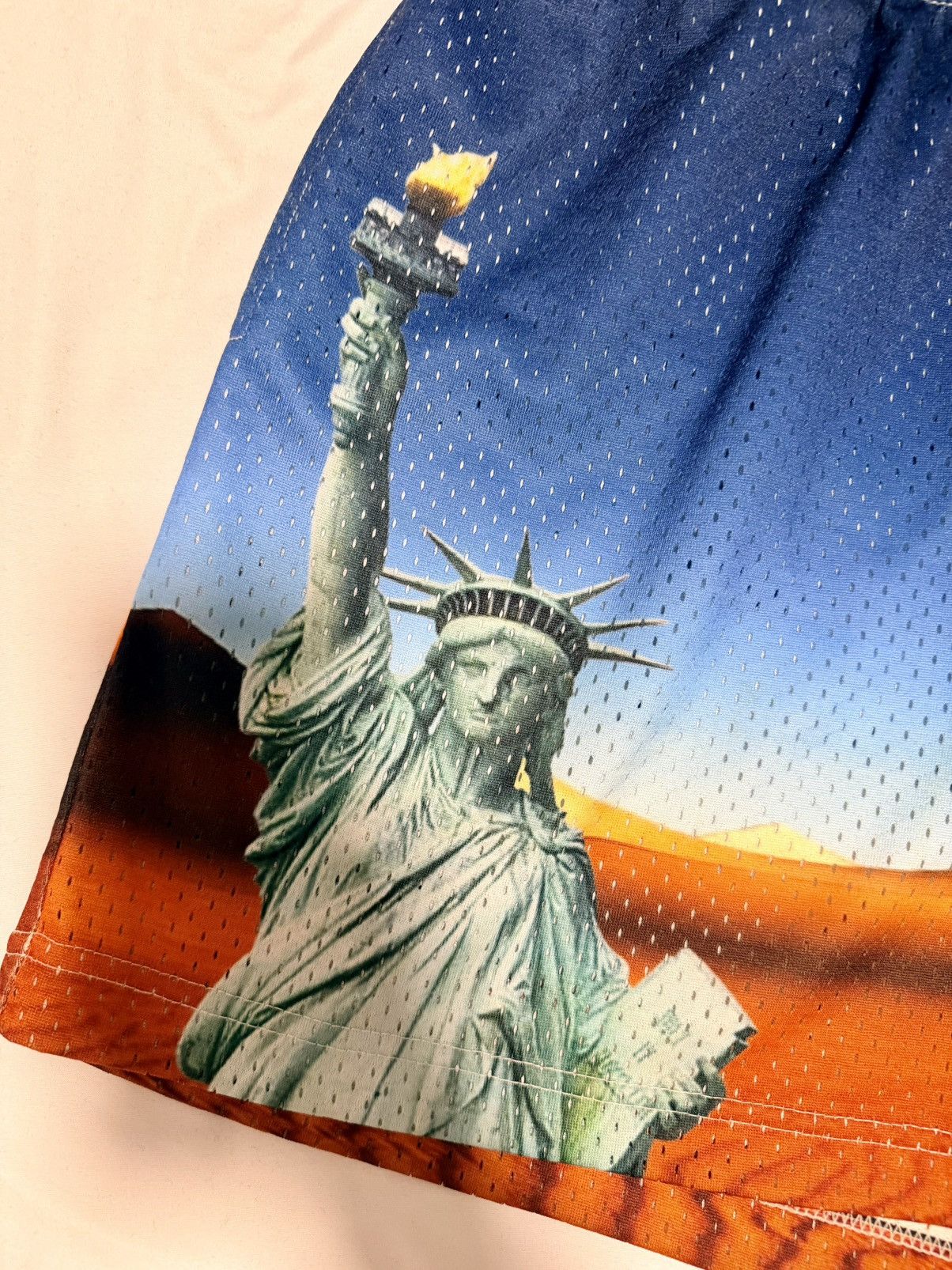 Bravest Studios Bravest New York Statue of Liberty Shorts Size US 36 / EU 52 - 2 Thumbnail