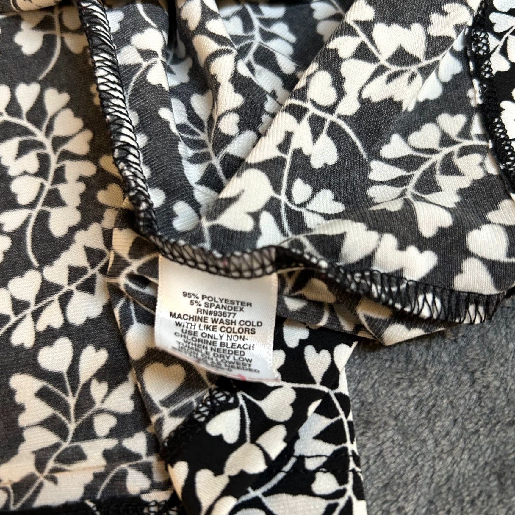 Liz Claiborne Liz Claiborne Black White Sleeveless Blouse Top Floral Leaf Print Womens 2X V-Neck Tunic Plus Size Blouse Womens Size XXL / US 16-18 / IT 52-54 - 5 Thumbnail