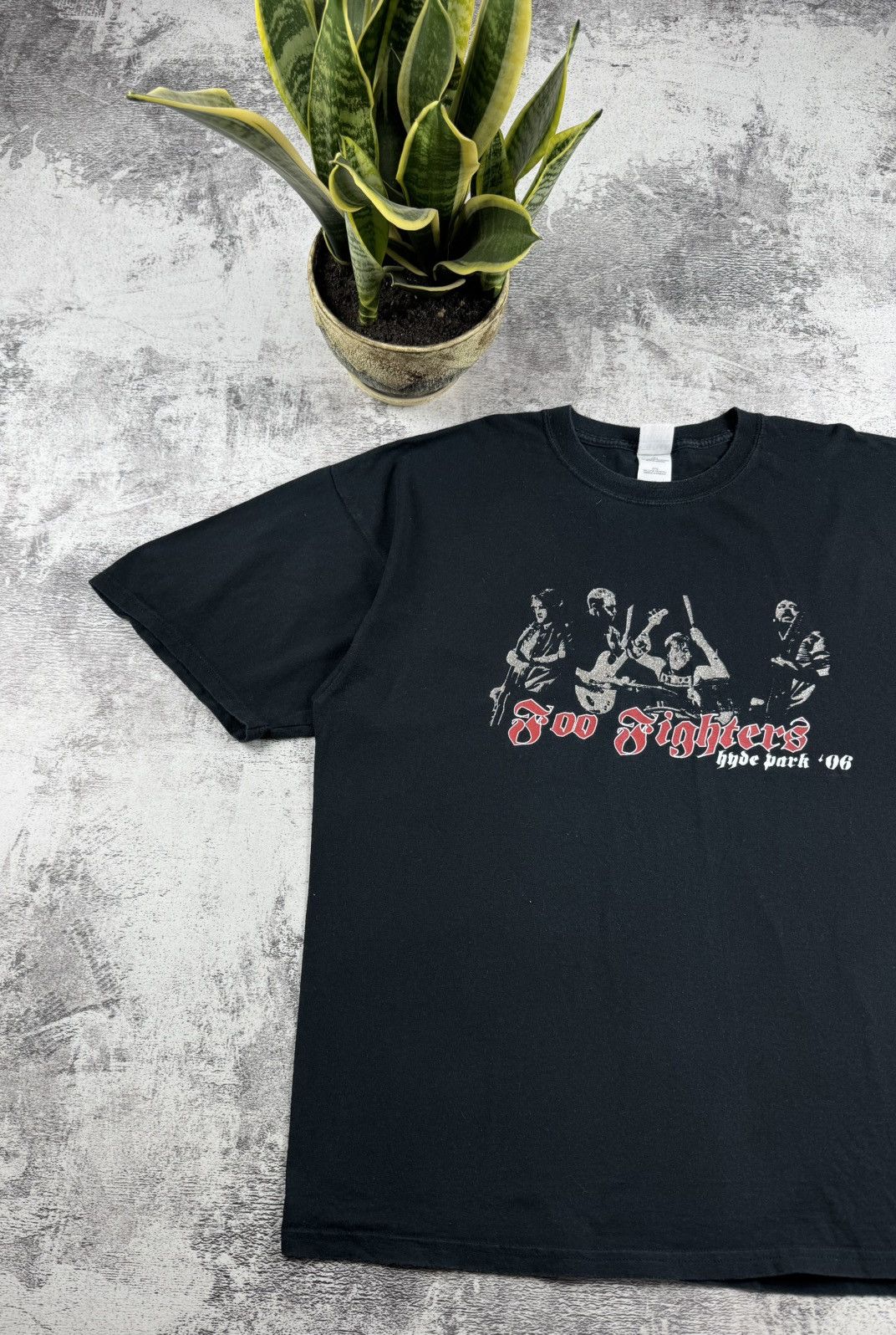 Band Tees FOO FIGHTERS 2006 Gildan Rock Rap Hip Hop Faded T Shirt Tee Size US XXL / EU 58 / 5 - 2 Thumbnail
