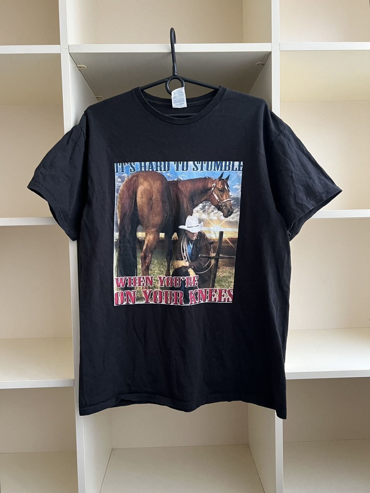 Vintage IT'S HARD TO STUMBLE WHEN YOU'RE ON YOUR KNEES Cowboy Tee Size US L / EU 52-54 / 3 - 1 Thumbnail