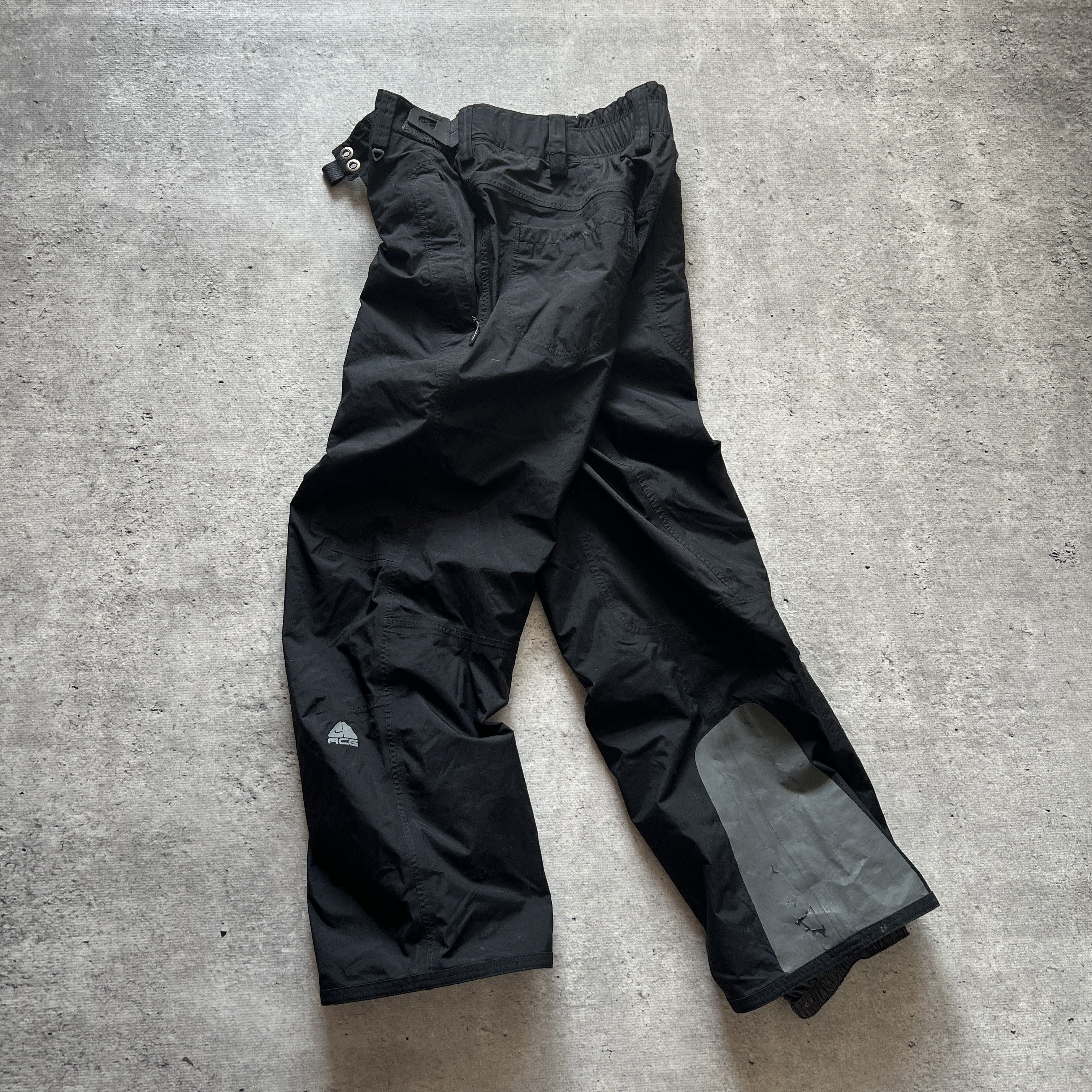 Vintage Nike ACG Snowboarding Trousers Size S